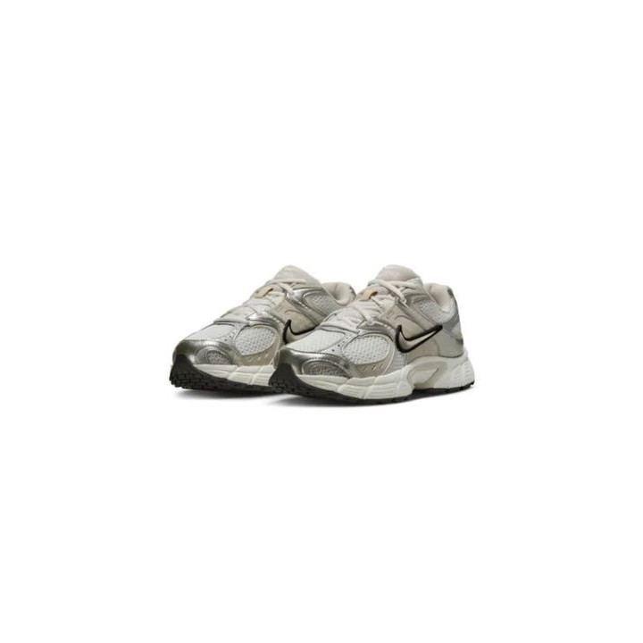 W NIKE V5 RNR