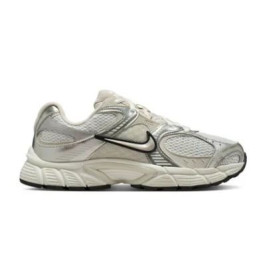 W NIKE V5 RNR