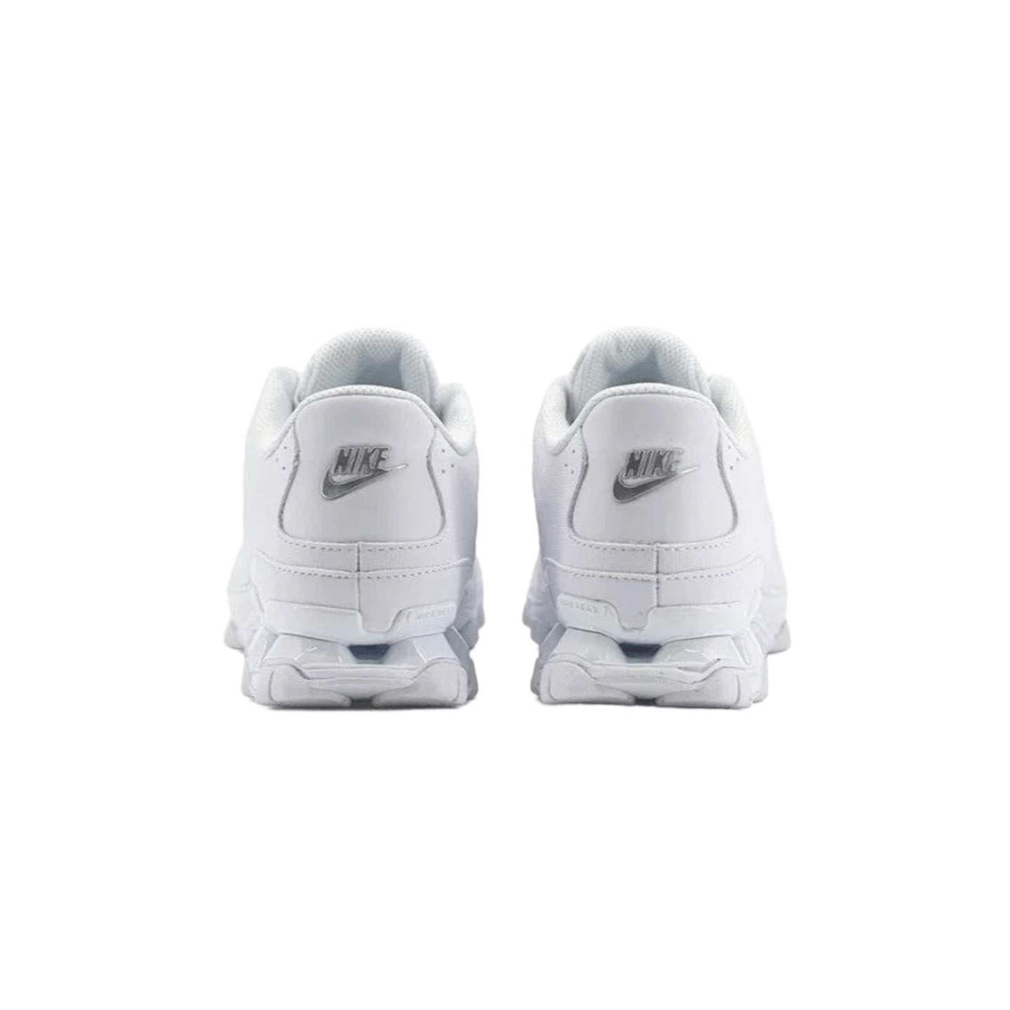 Vue de dessus des sneakers Nike Reax 8 SL pour femme, montrant le système de laçage et la tige en me