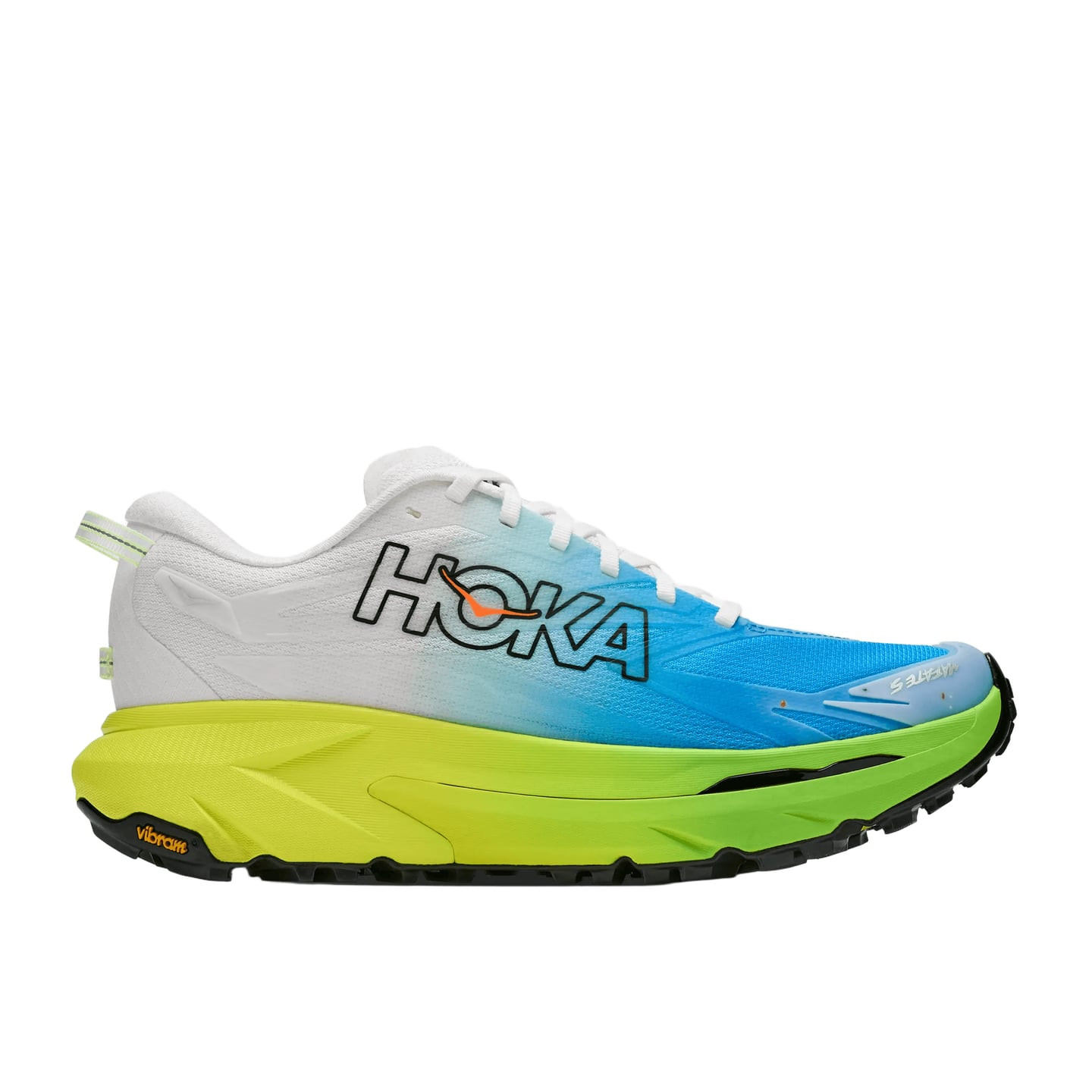 Vue latérale de la chaussure de trail HOKA Mafate 5 en noir/blanc avec semelle extérieure agressive 