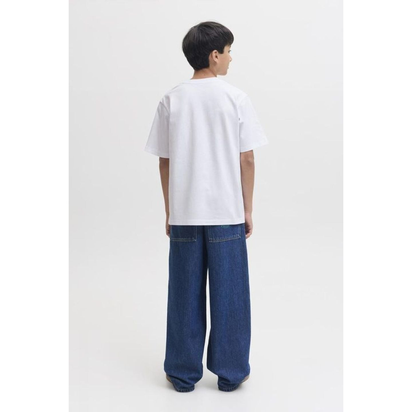 JACK AND JONES JUNIOR 2011507 t-shirt col rond manches courtes, coupe confortable en cadre lifestyle