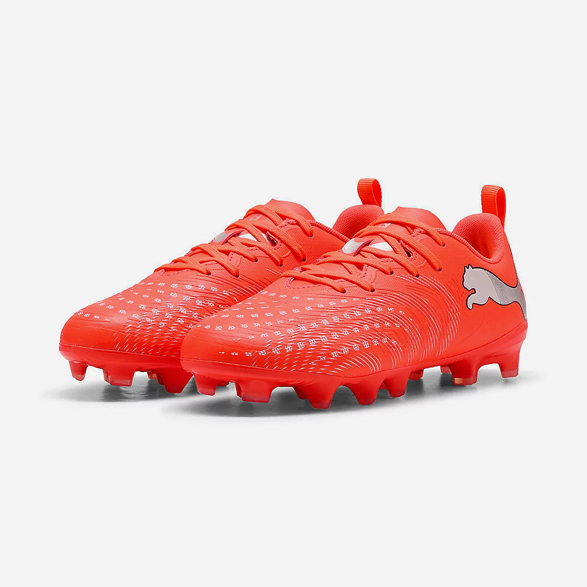 PUMA Future 9 Play FG/AG : Légèreté et agilité pour les playmakers