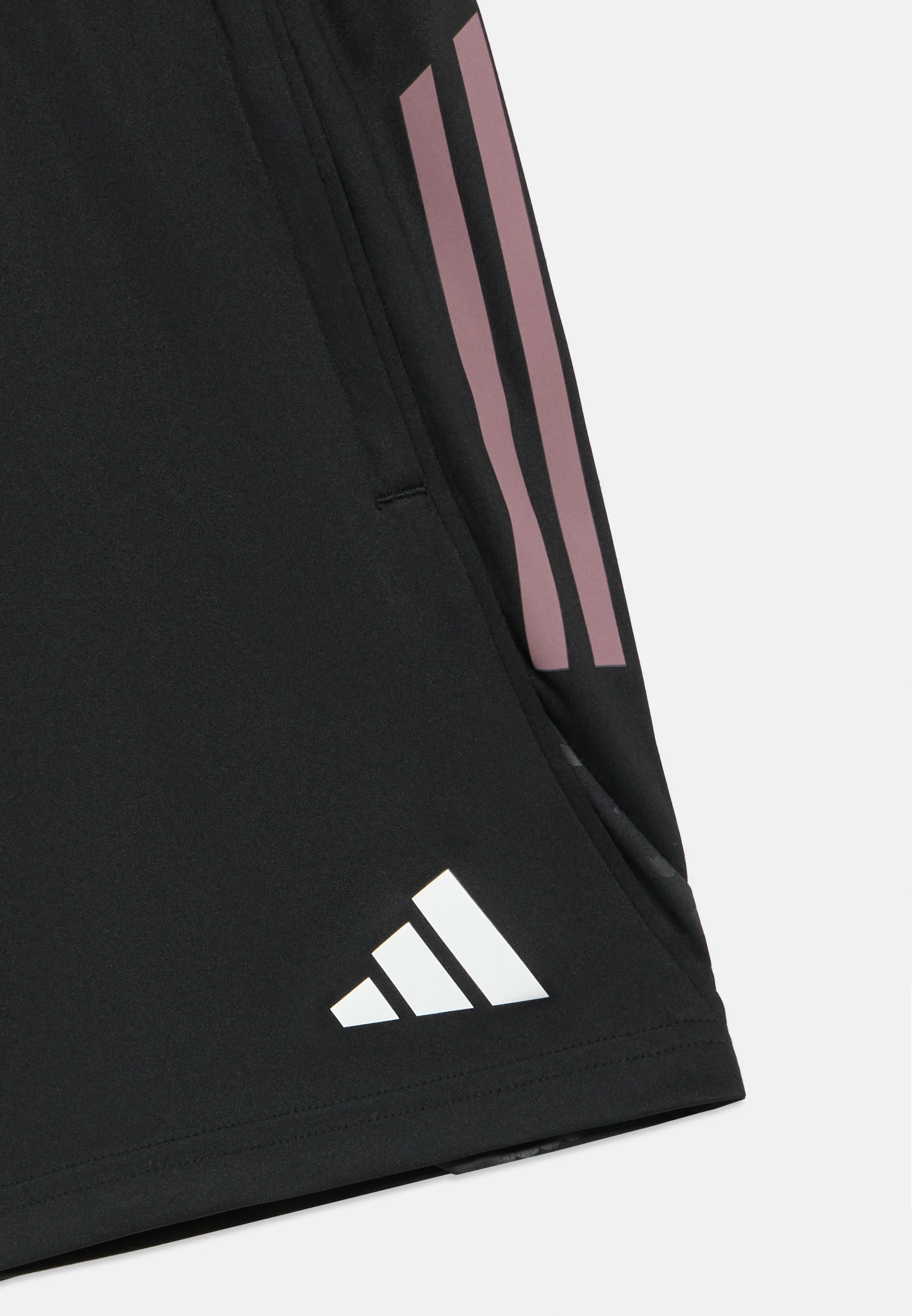 Short Adidas Real Madrid - Technologie Climacool pour un jeu au sec