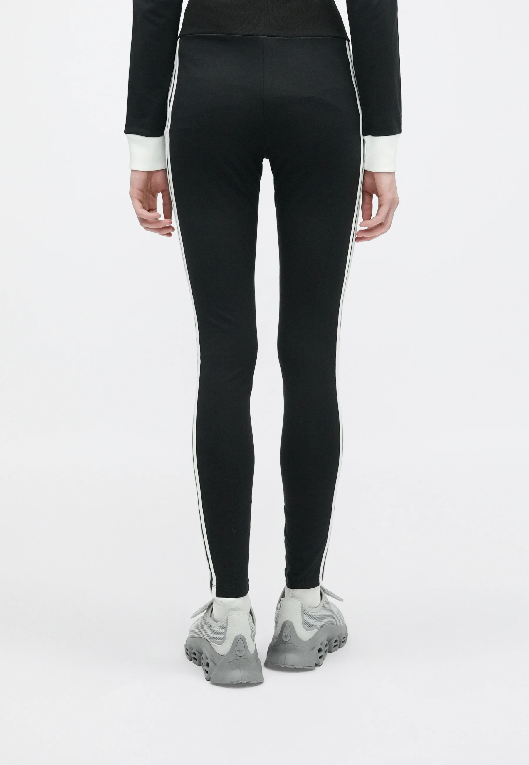 Legging Adidas Noir - Confort et style pour sport et quotidien