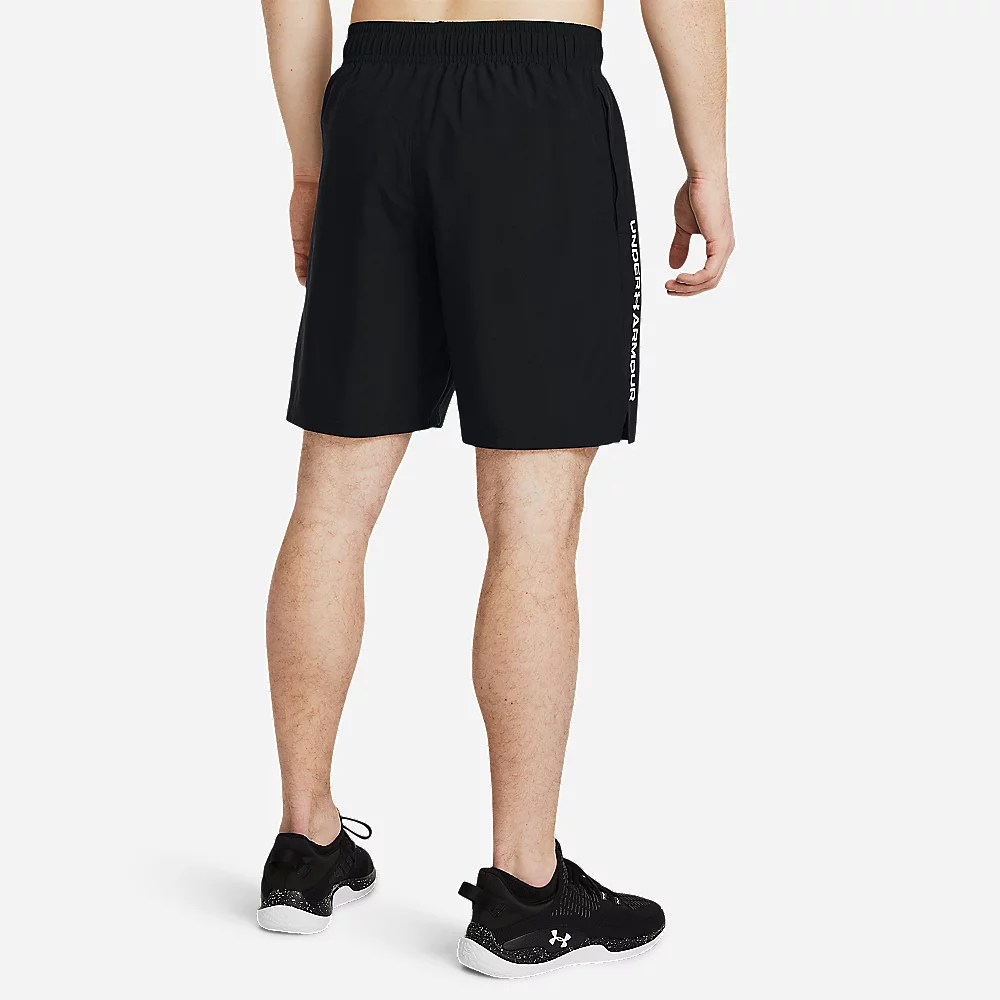 Under Armour Short Woven Tech : léger et respirant pour sportifs