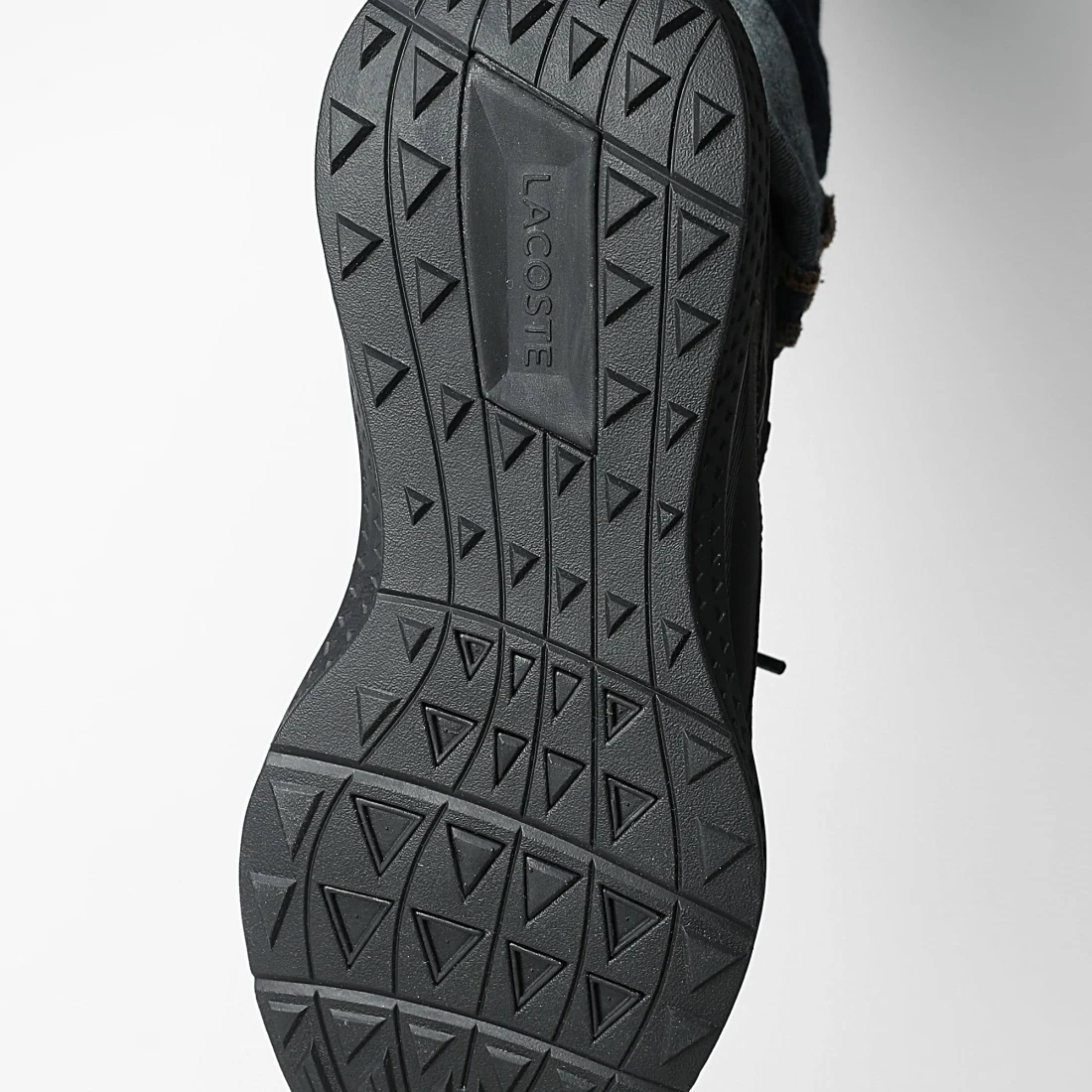 Lacoste L003 EVO 1262 : Basket Homme Confort & Style