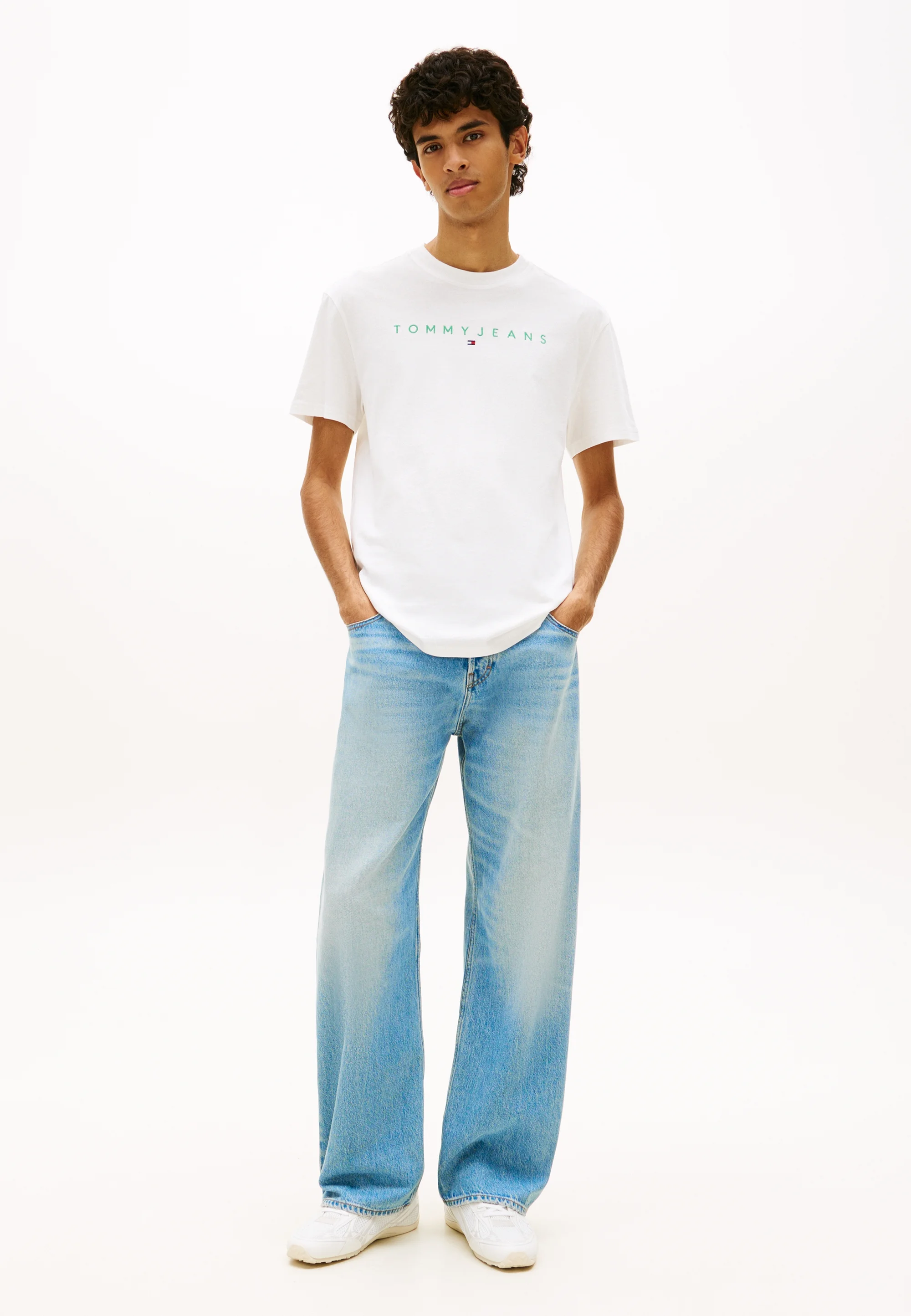 TJM REG LINEAR LOGO - T-shirt Tommy Jeans en coton recyclé
