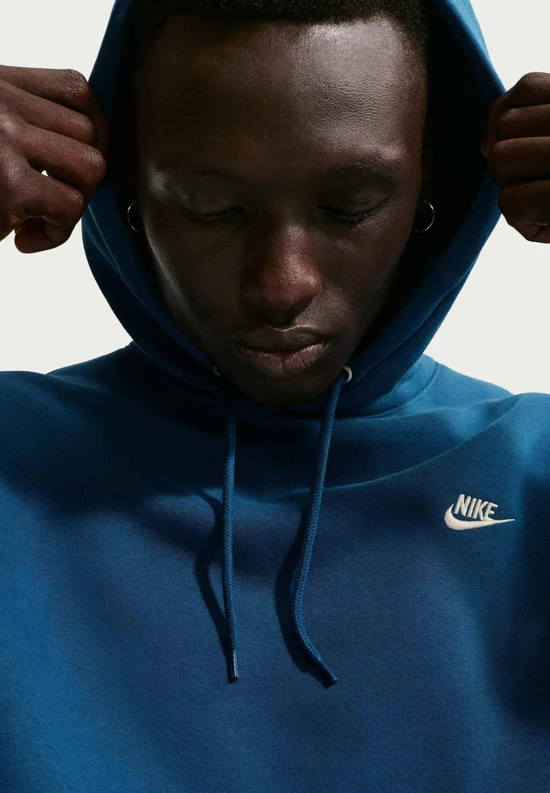 Nike Club Fleece Hoodie : Confort et style intemporel
