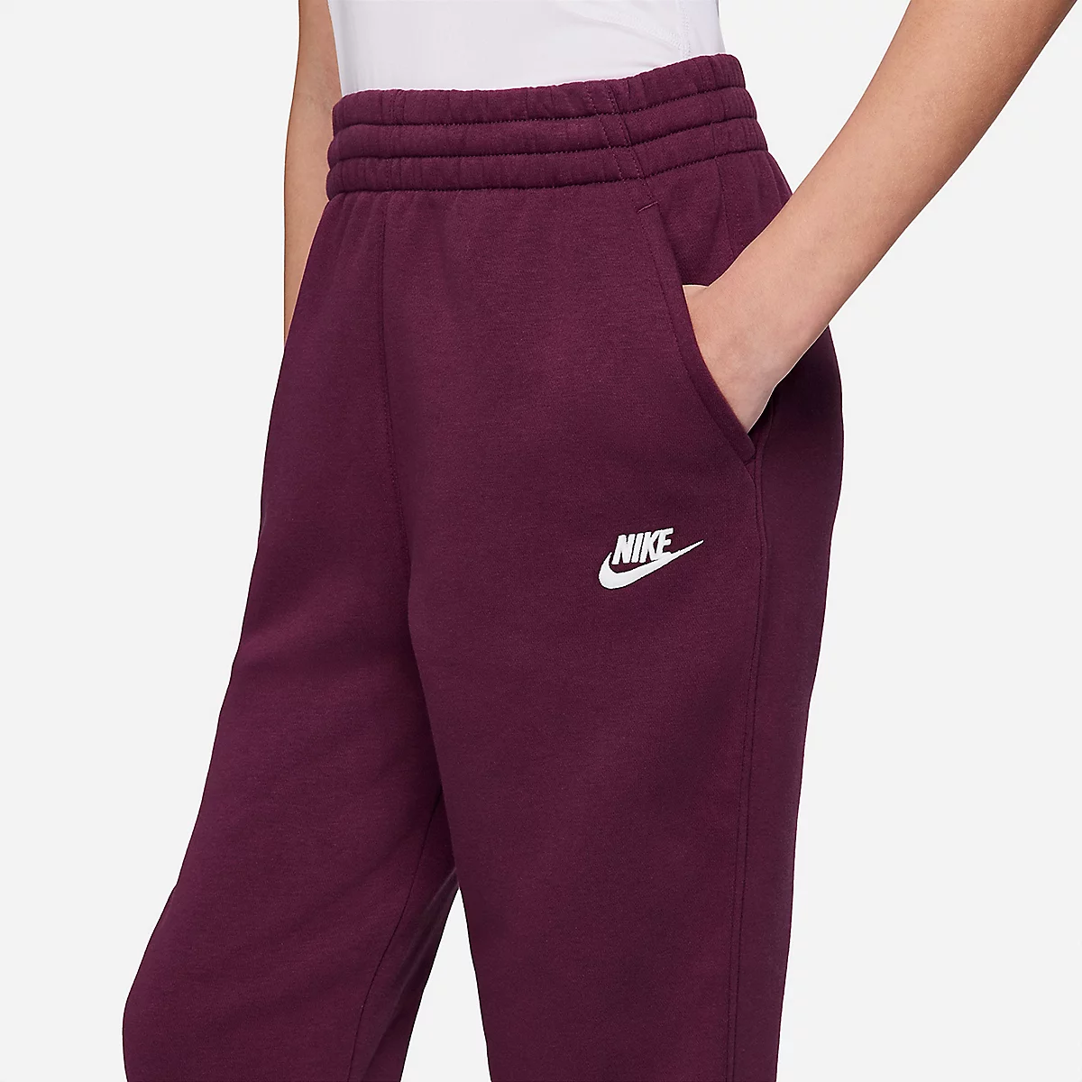 Nike Club Fleece Junior : Survêtement chaud et confortable pour enfant