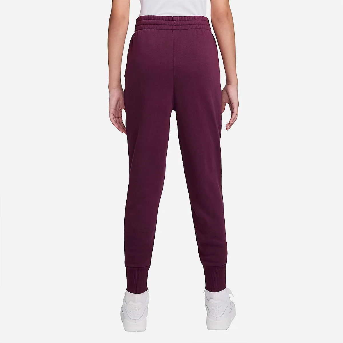 Nike Club Fleece Junior : Survêtement chaud et confortable pour enfant