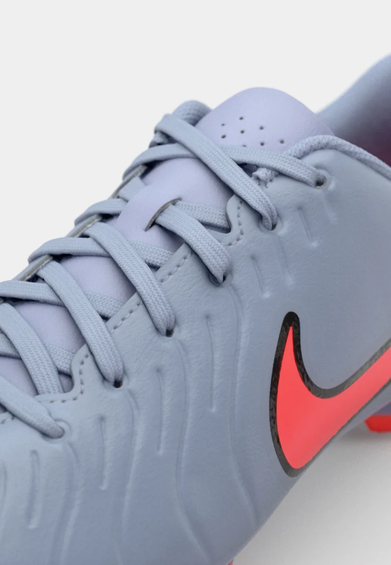 Nike Legend 10 Club FG/MG : Idéales pour débutants et entraînement