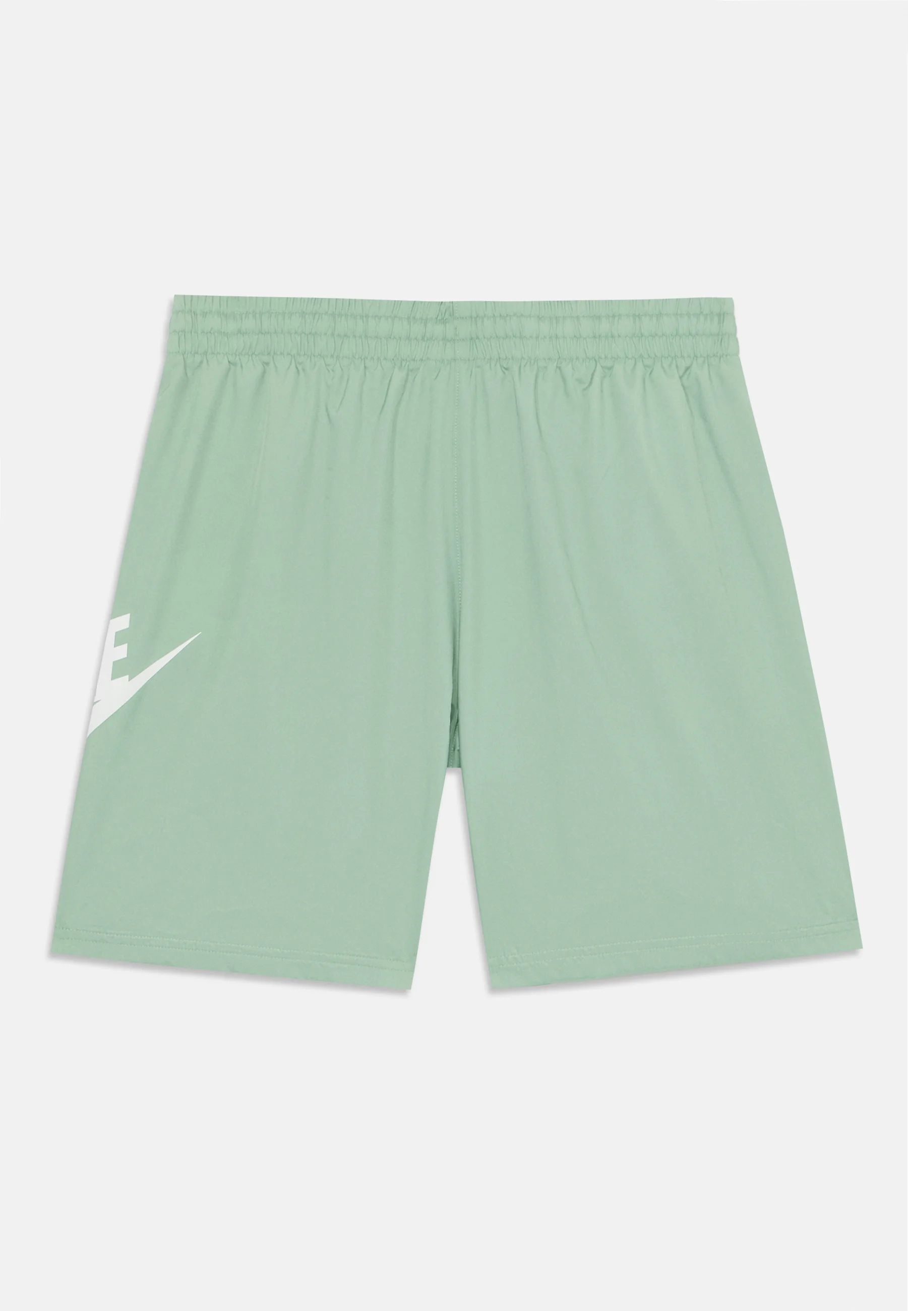 Nike K NSW Club Short : Confort et style pour les jeunes actifs