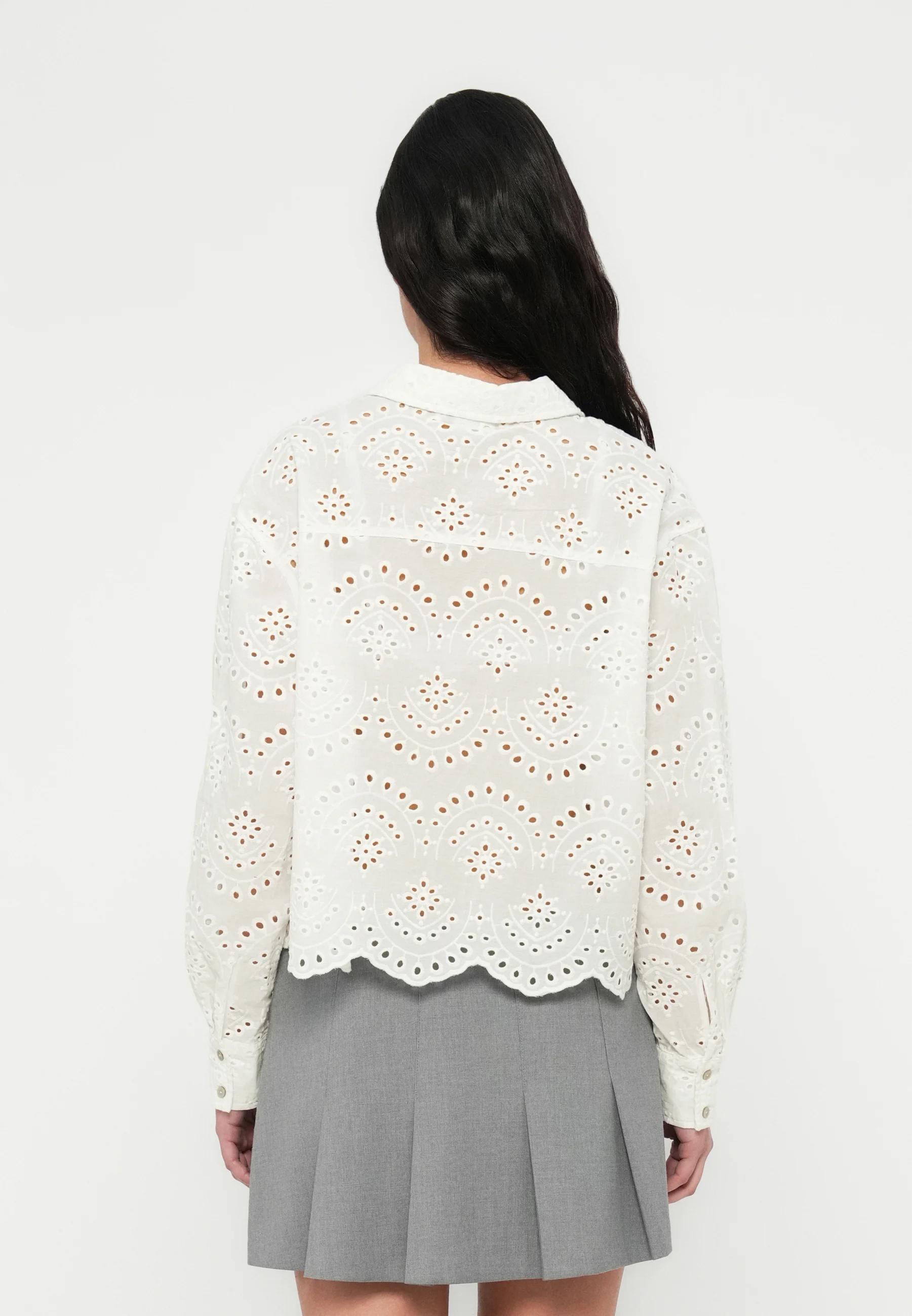 Chemise ONLY ONLVALAIS - Broderie unique & coupe décontractée