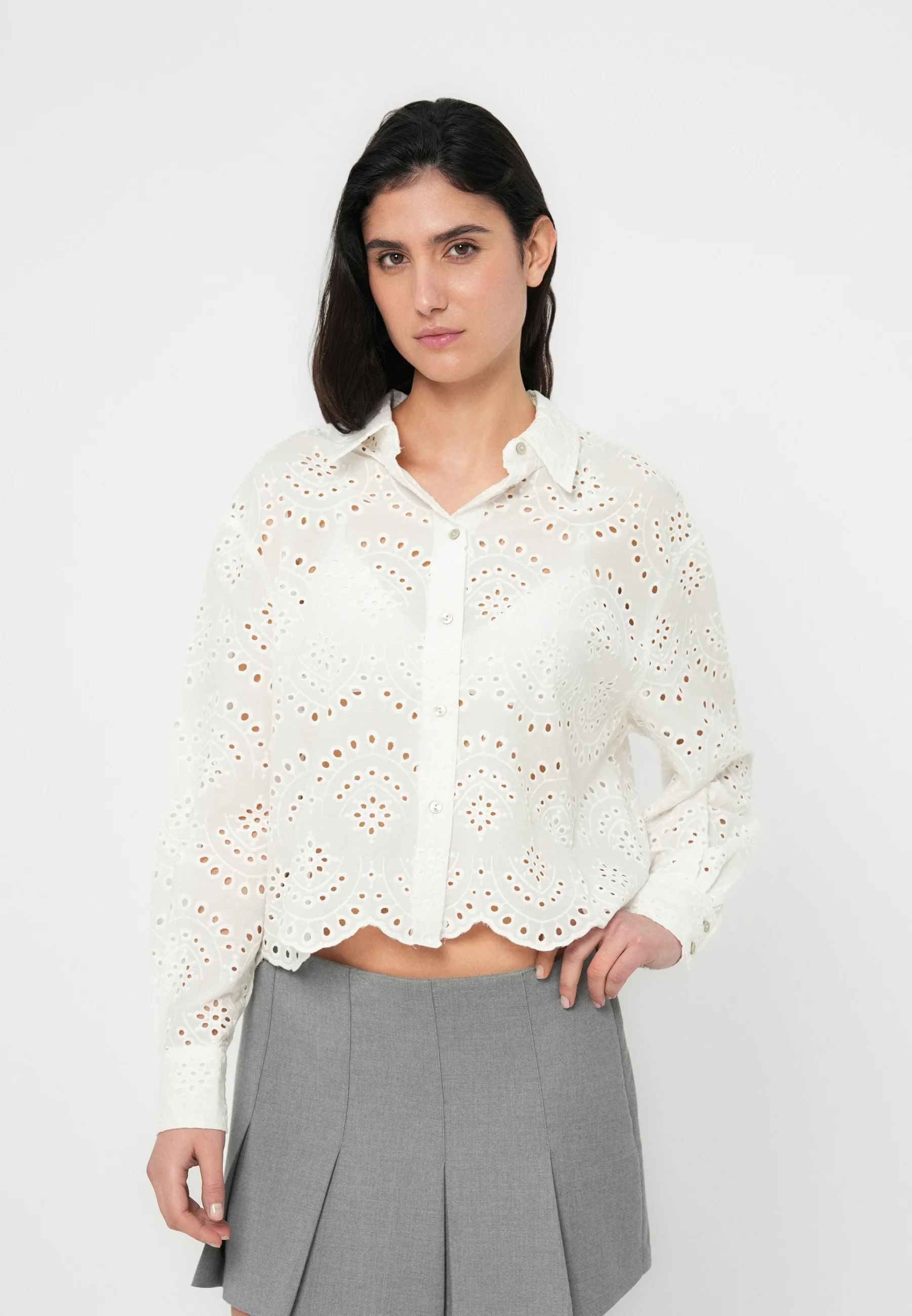Chemise ONLY ONLVALAIS - Broderie unique & coupe décontractée