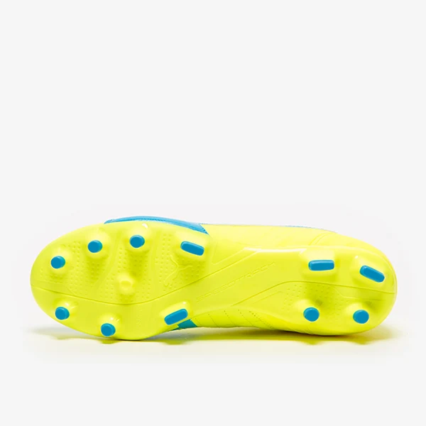 PUMA evoSPEED 3.4 LT : Vitesse & contrôle sur terrain ferme