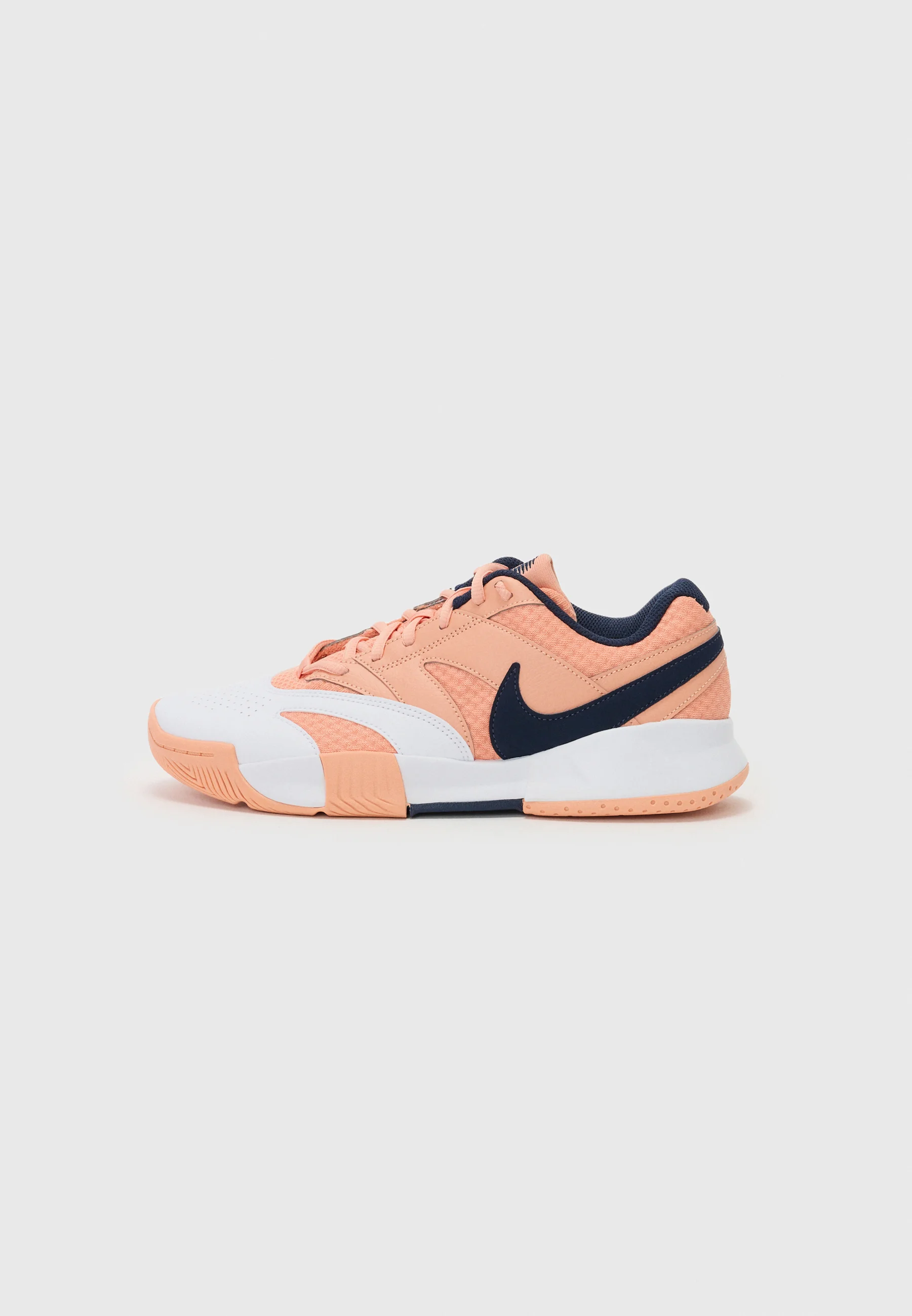Nike Court Lite 4 : Traction et confort sur terre battue