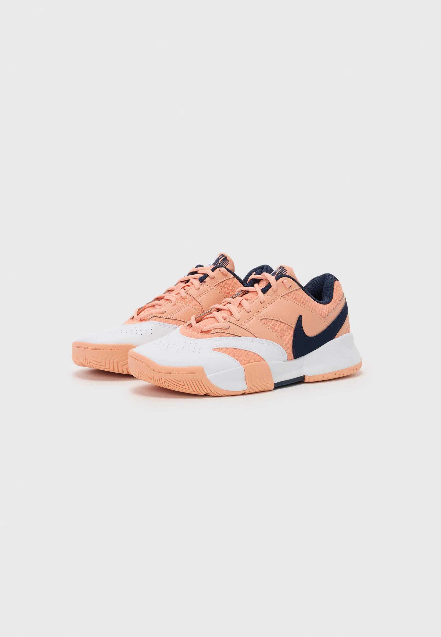 Nike Court Lite 4 : Traction et confort sur terre battue