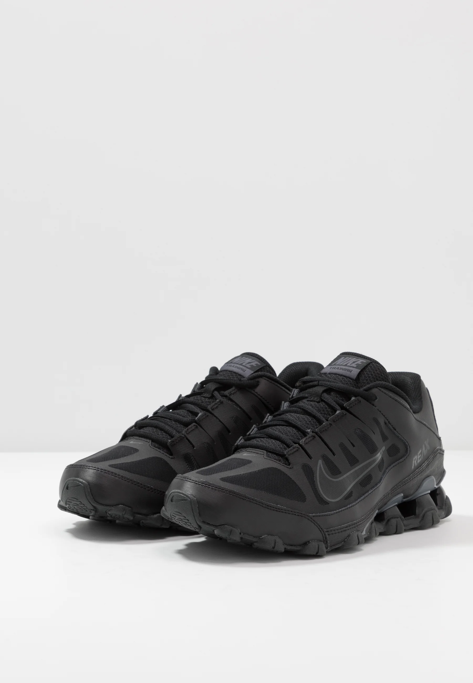 Nike Reax 8 NSW SL : Amorti réactif et style urbain