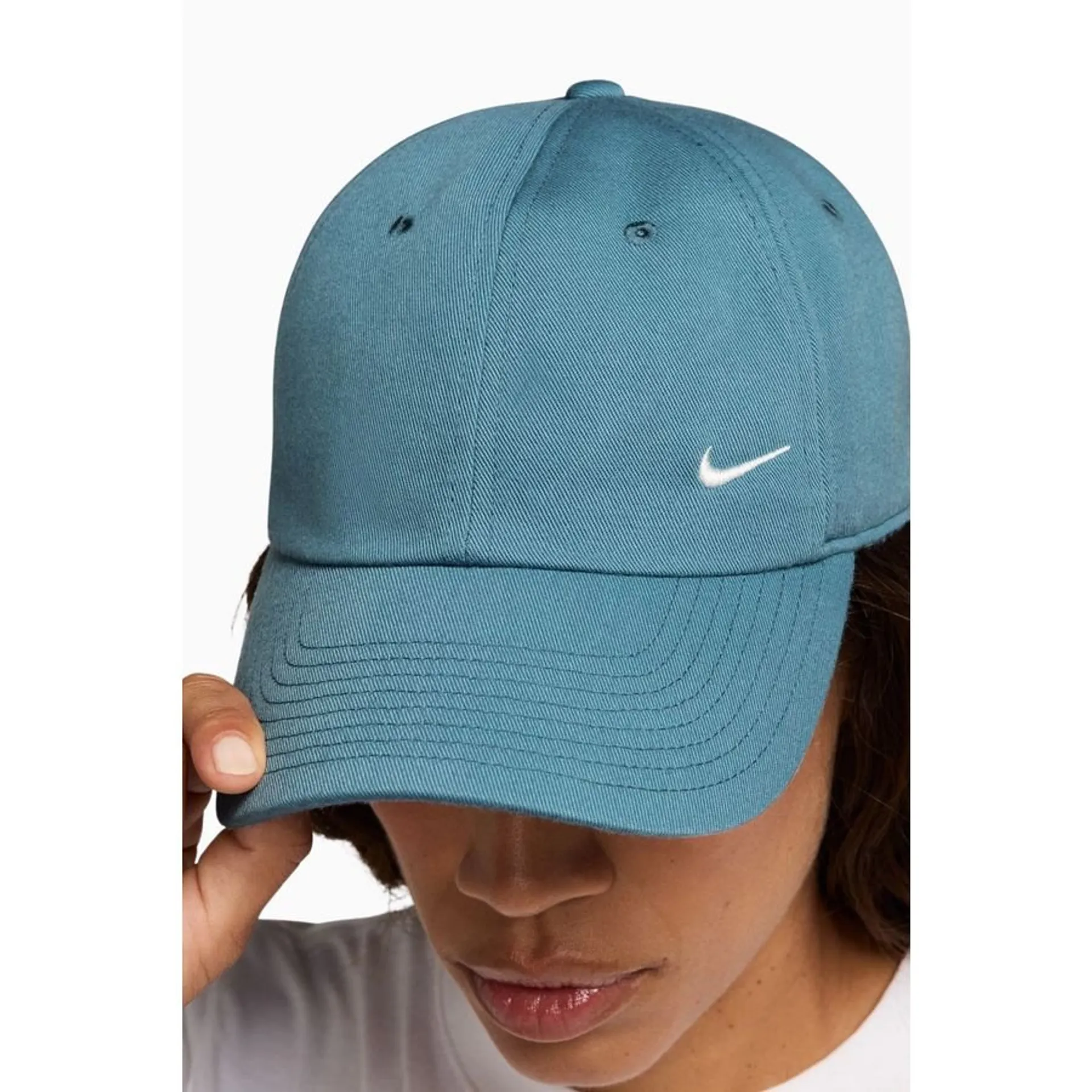 Nike Club Cap : Élégance décontractée, ajustable et 100% recyclée