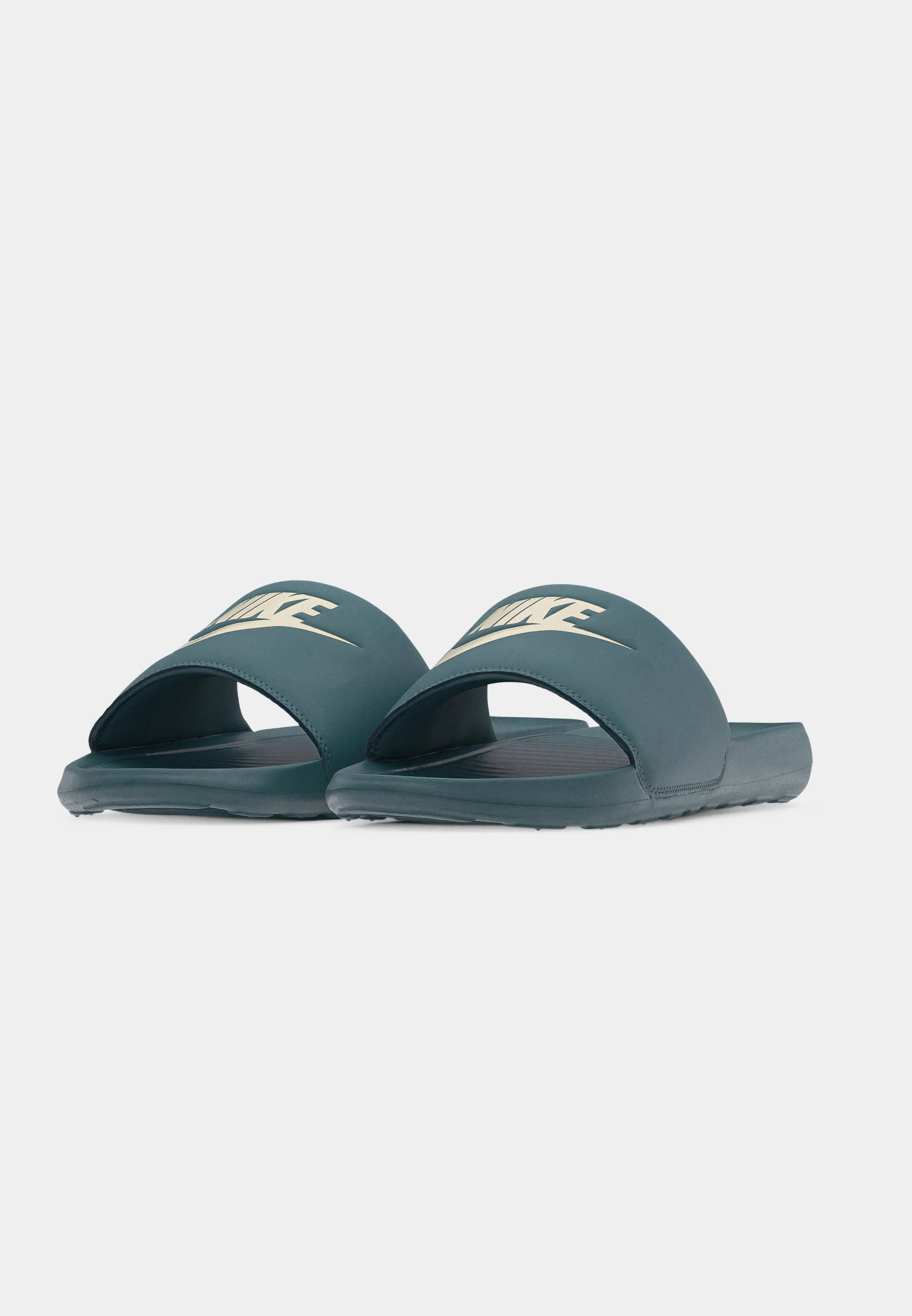 Nike Victori One Slide : Confort et style pour vos journées