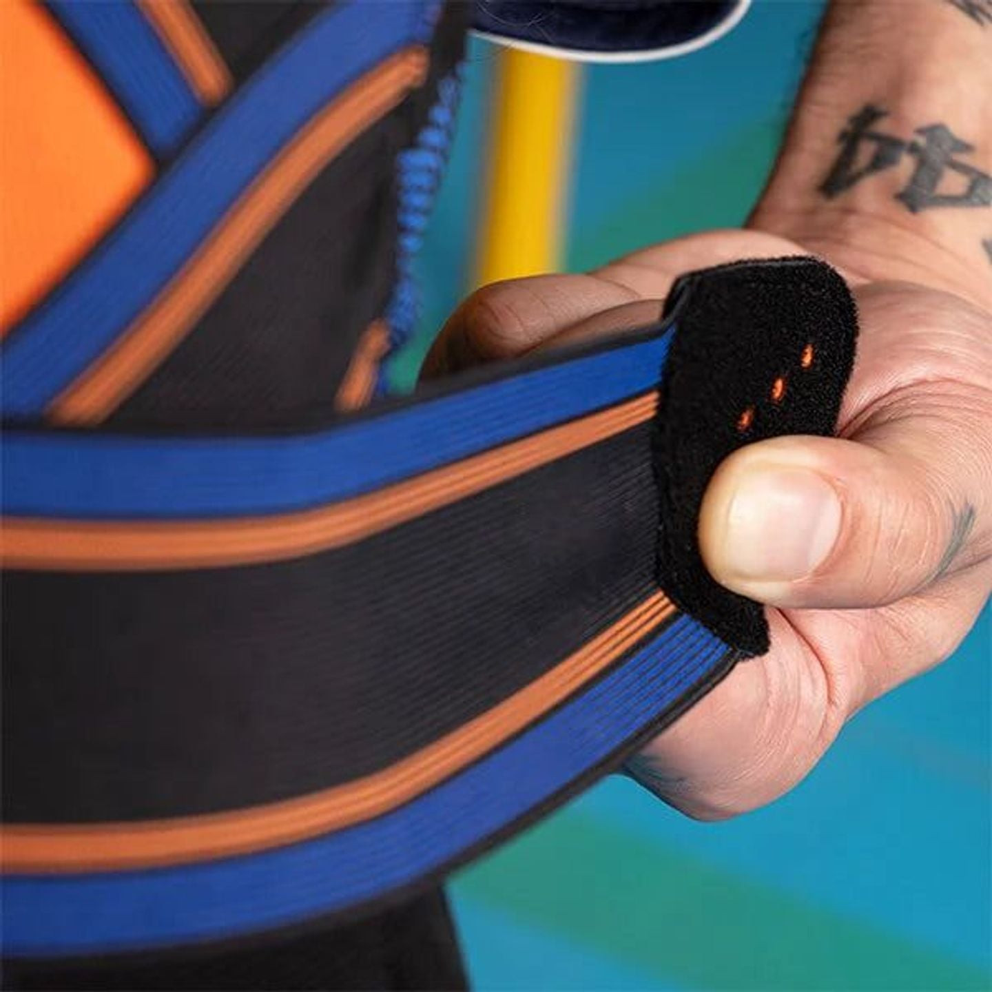 Détail : Thuasne Genouillère Ligamentaire De Sport Strapping Novelastic À Sangles Croisées Unisexe, 