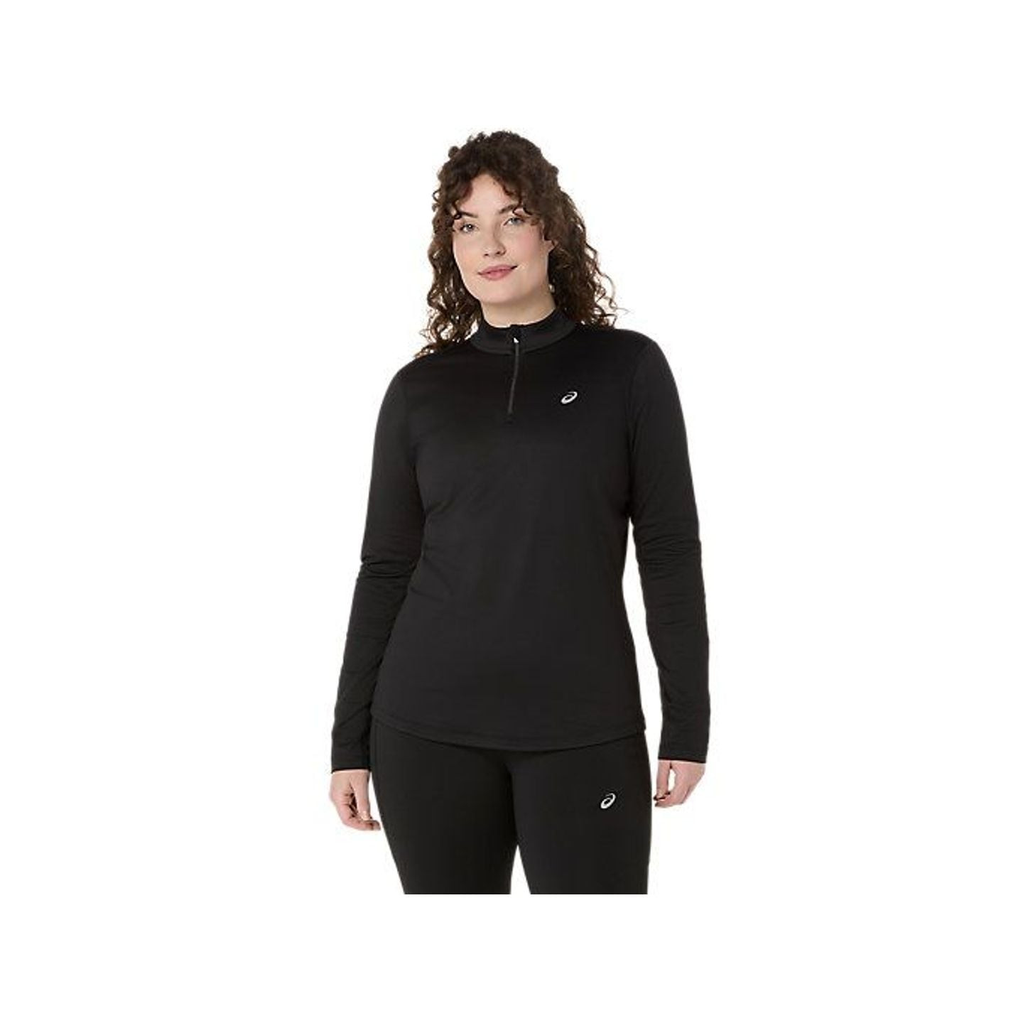 Vue de face d'une femme portant le haut ASICS Core LS 1/2 Zip Winter noir avec un legging de running