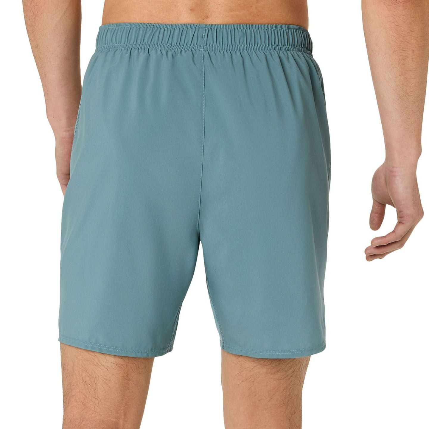 Vue de dos de l'homme portant le short de running ASICS ICON 7IN, tissu séchage rapide et taille éla