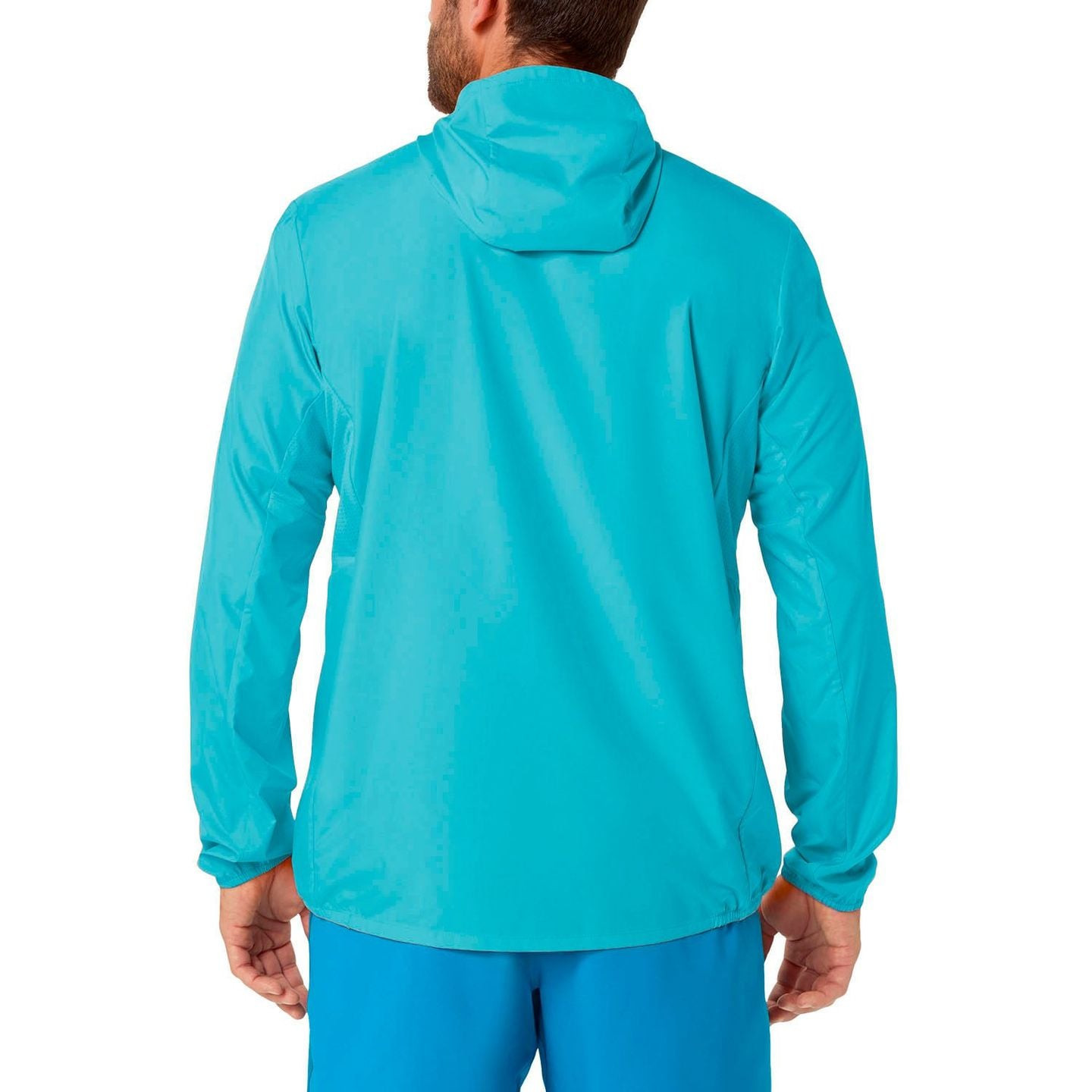 Asics Veste De Running Légère Déperlante Core À Capuche Homme portée par un coureur en extérieur