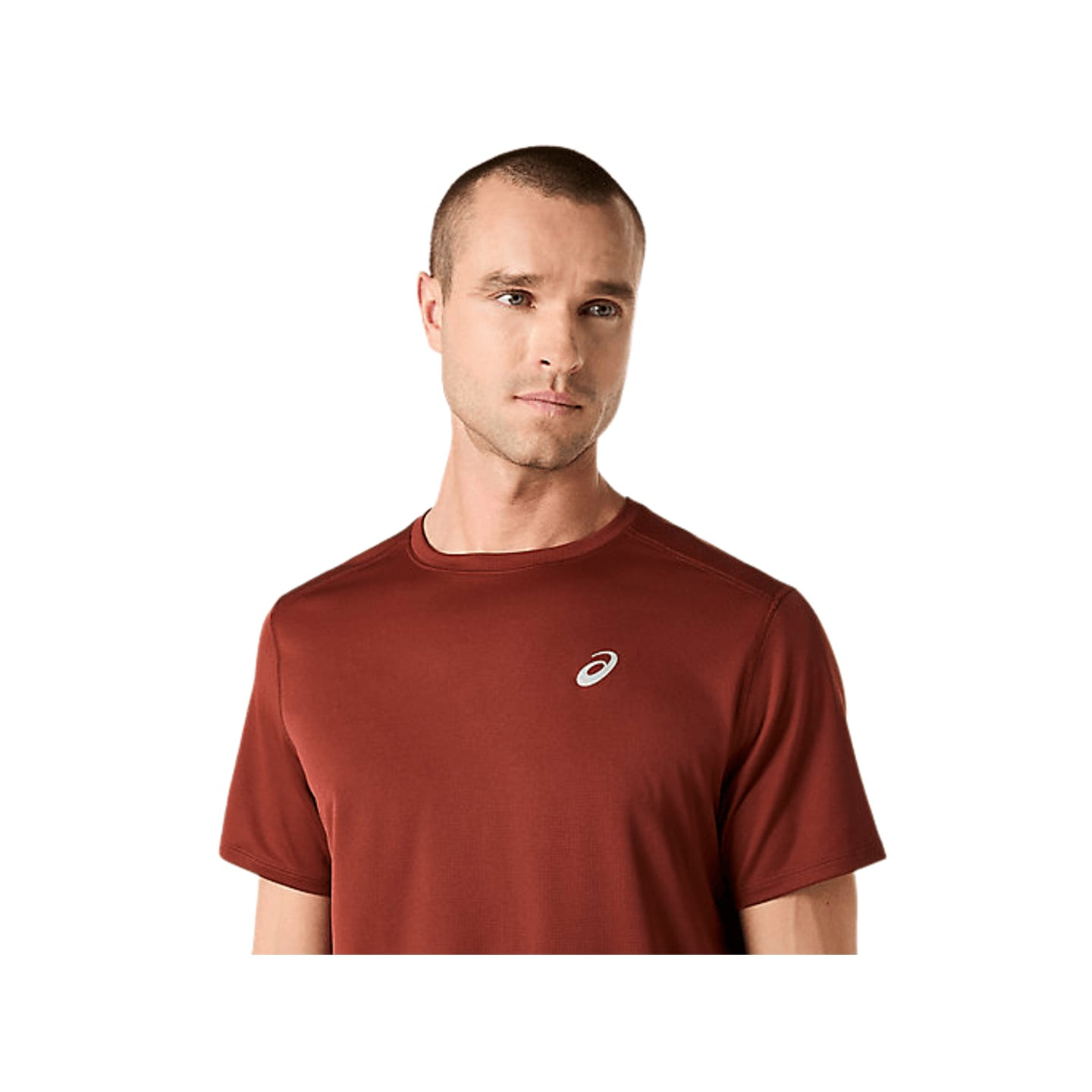 Asics T-Shirt De Running À Séchage Rapide Core Ss Top Homme porté pendant une course en ville