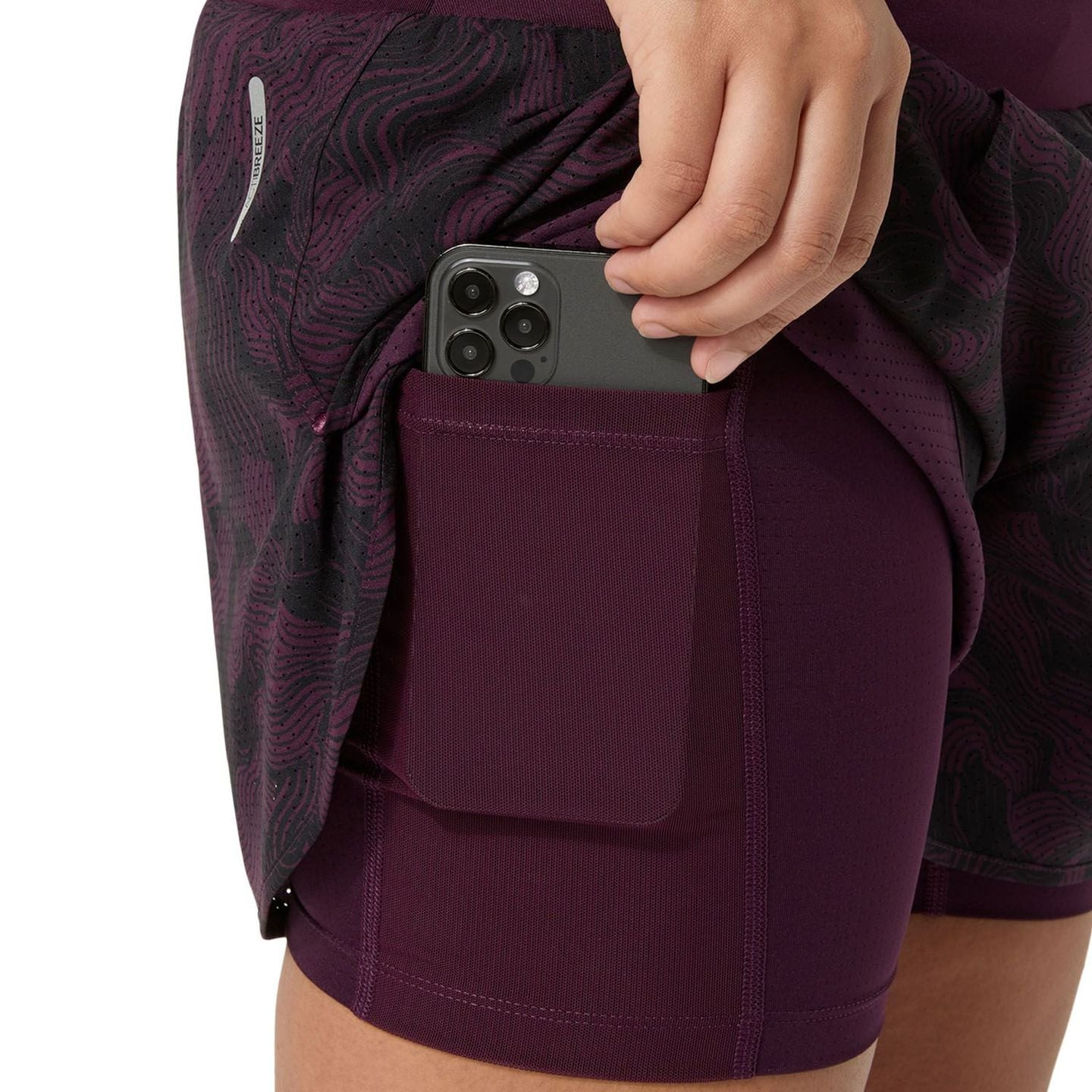 Détail du short de running ASICS Road All Over Print 2-en-1 3,5 pouces femme, tissu imprimé et short