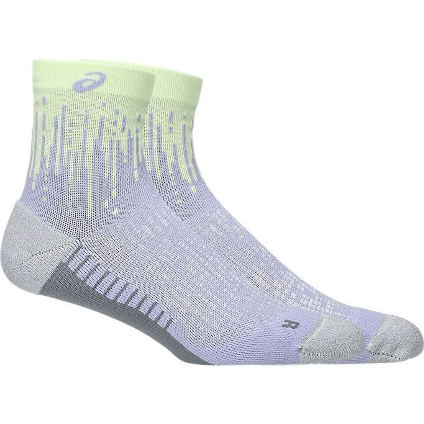 Chaussette ASICS Performance Run Quarter verte citron et lavande, vue de profil avec maille mesh et 