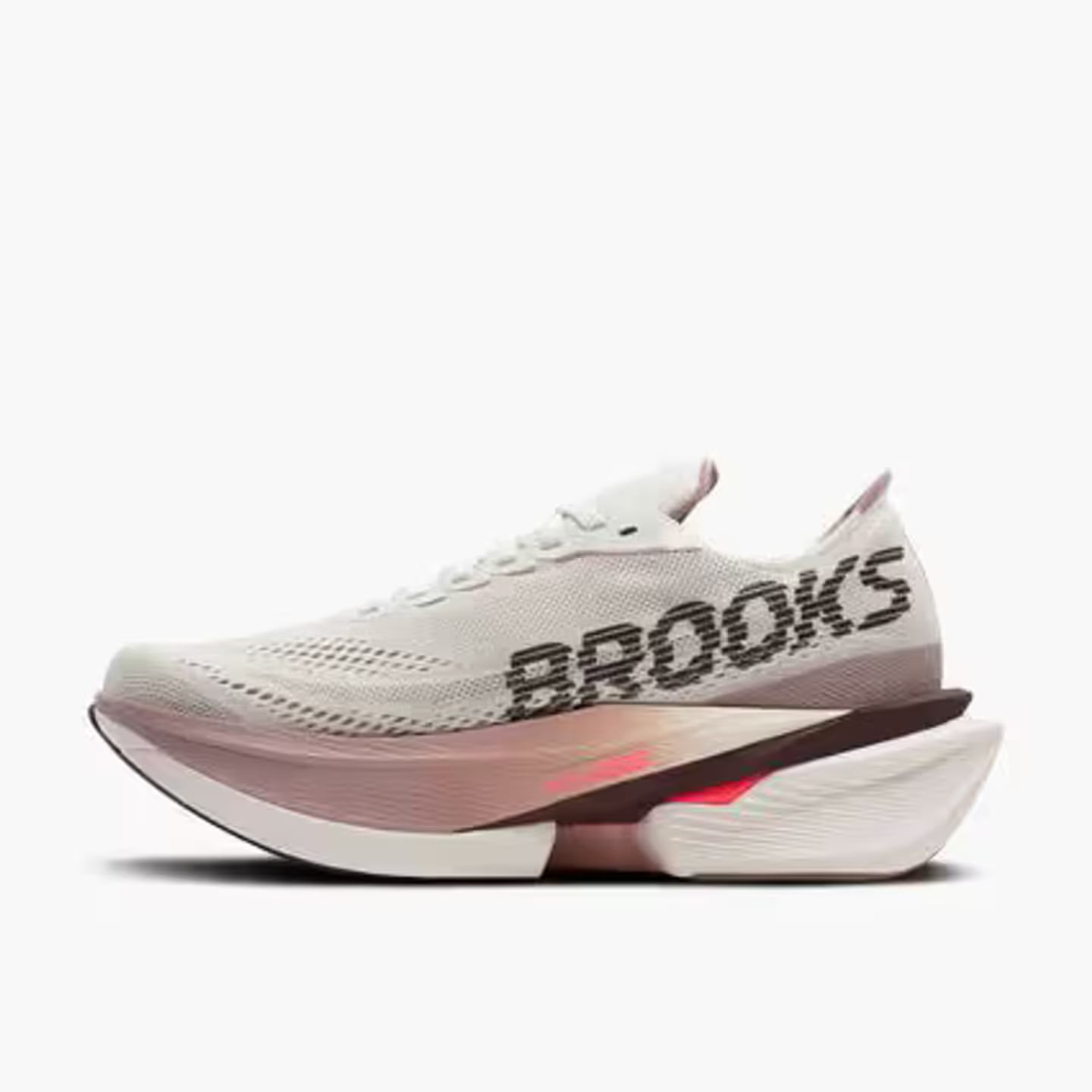 Packshot Brooks Chaussure De Running Route Hyperion Max 4 Plaque De Propulsion Femme sur fond blanc
