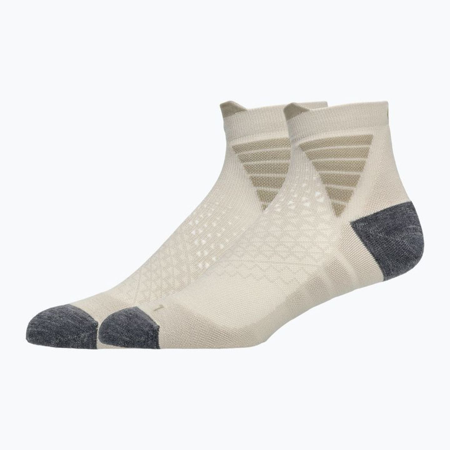 Vue de côté des chaussettes de trail ASICS Fujitrail Quarter beiges avec talon et pointe gris, zones