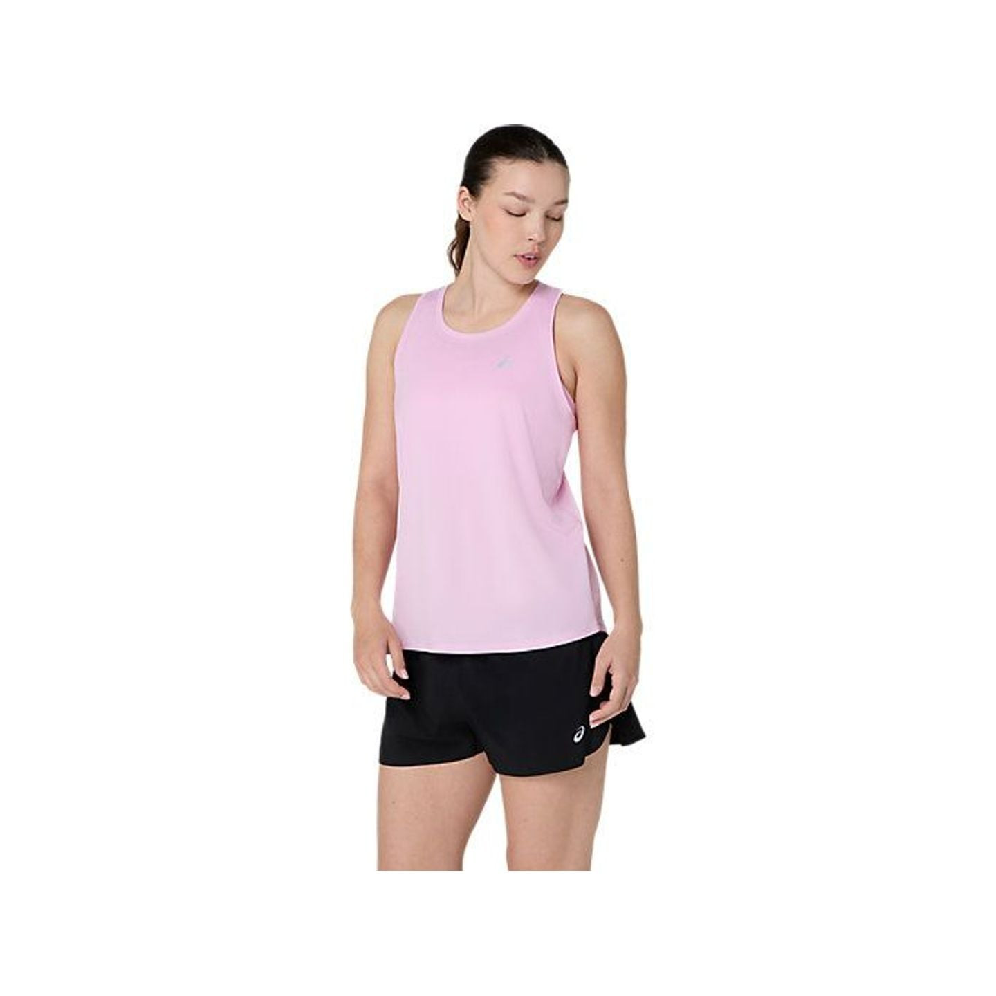 Femme portant le Asics Débardeur De Running Core Tank Dos Nageur Femme, léger et respirant