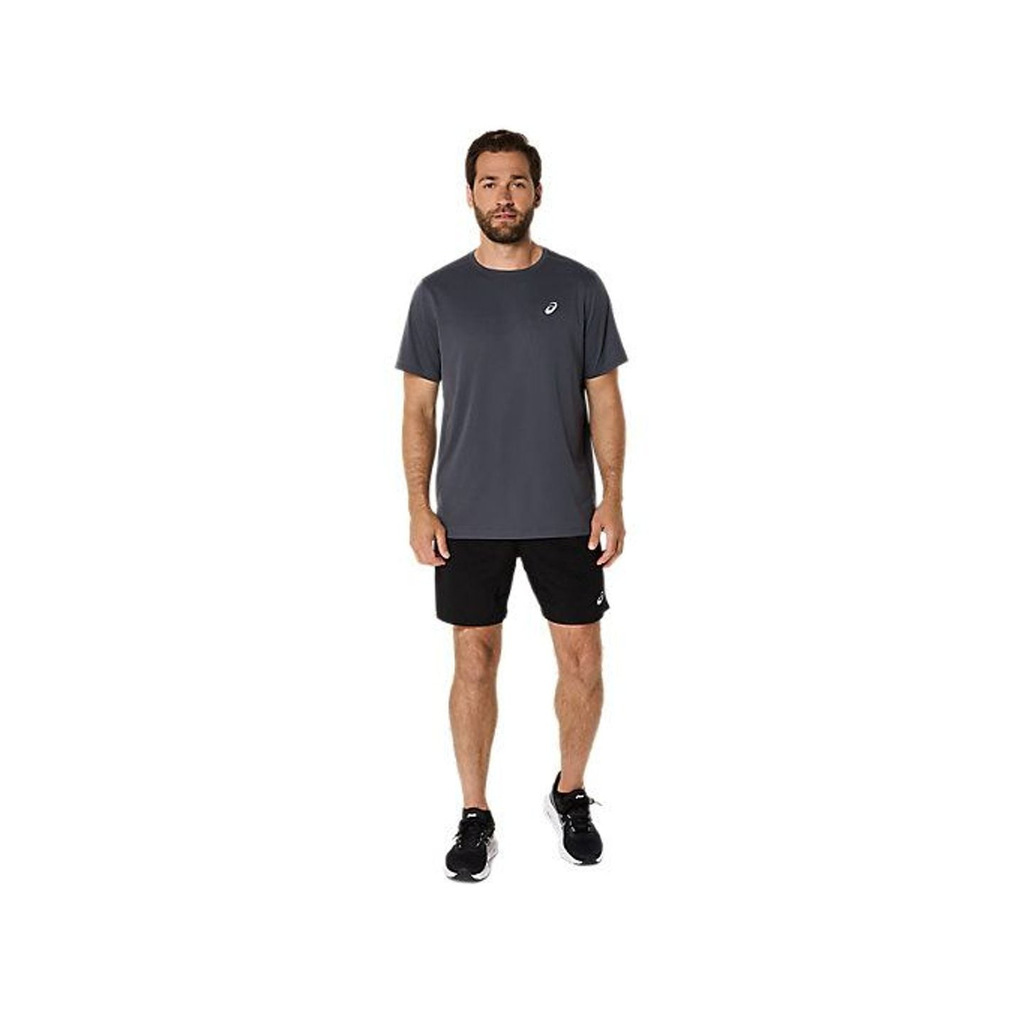 Lifestyle : coureur portant l'Asics T-Shirt De Running Core SS Top Séchage Rapide Homme