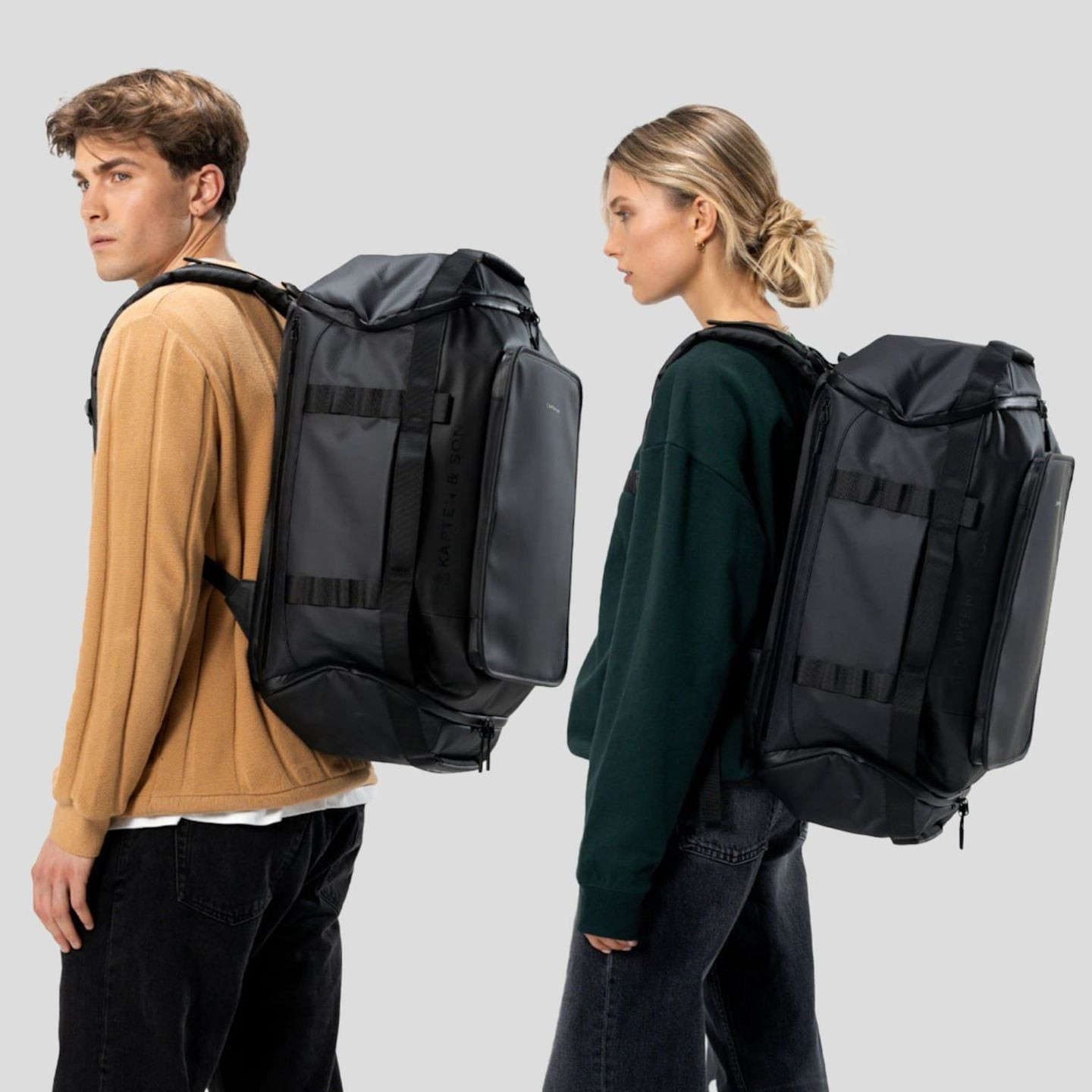 Personne portant le Kapten & Son Sac De Voyage Convertible Lisbon Duffle Ordinateur Unisexe en ville