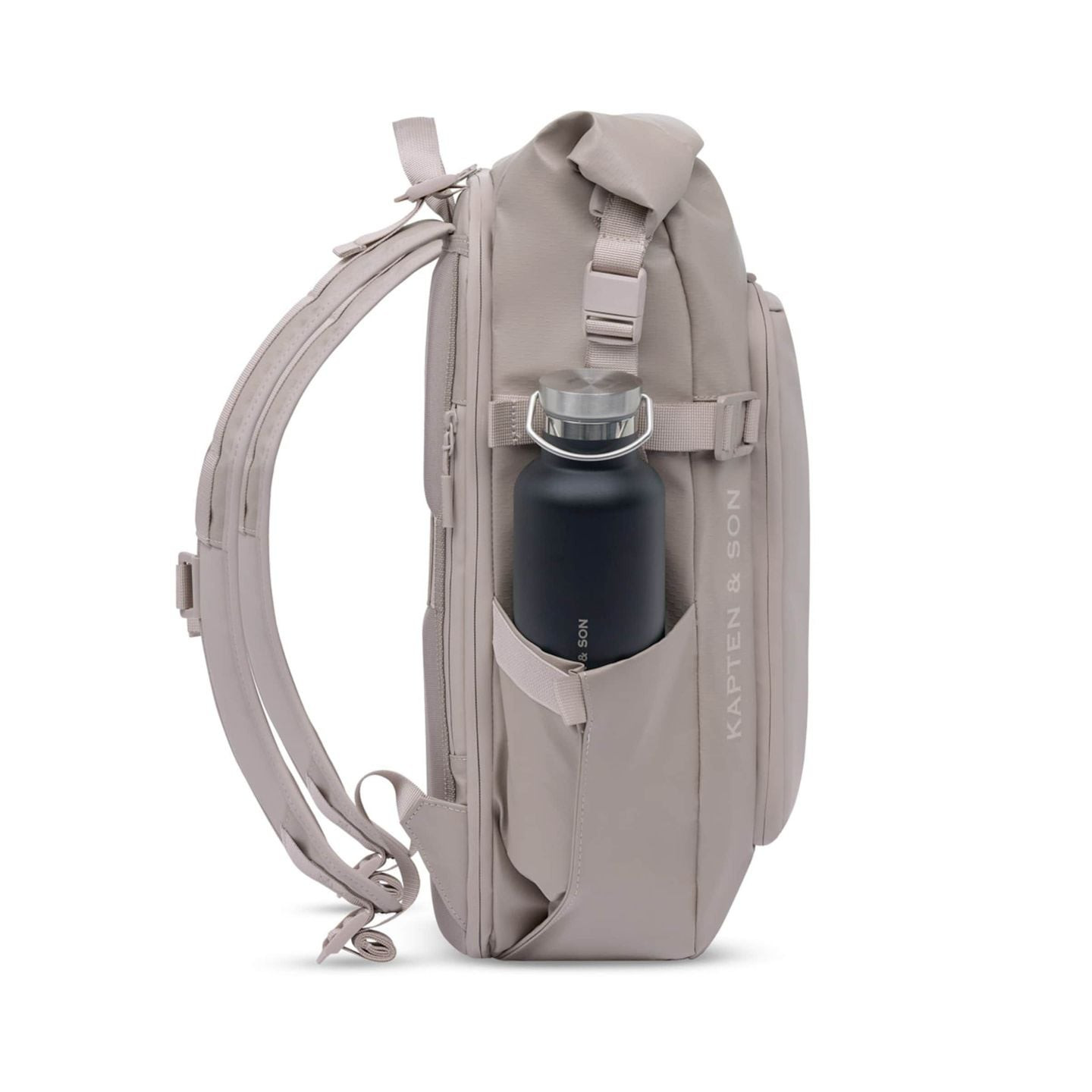 Poche latérale du sac à dos Lisbon Pro Muted Rose contenant une bouteille en acier inoxydable