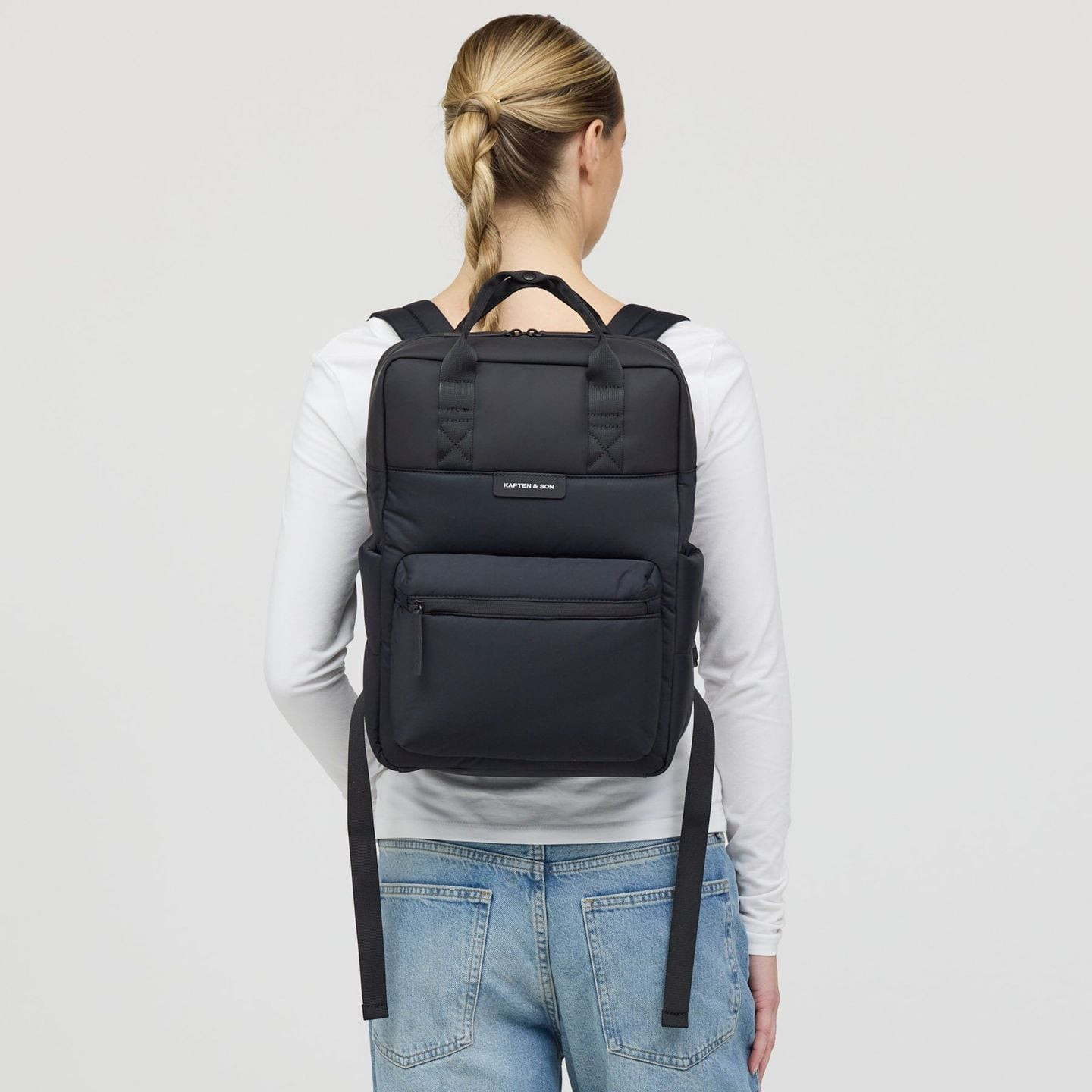 Kapten & Son Sac À Dos Urbain Bergen Cloud Matelassé Ordinateur 14 Pouces Unisexe porté en ville