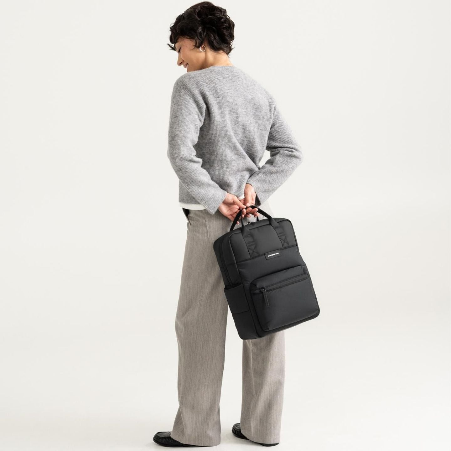 Kapten & Son Sac À Dos Urbain Bergen Cloud Matelassé Ordinateur 14 Pouces Unisexe porté en ville