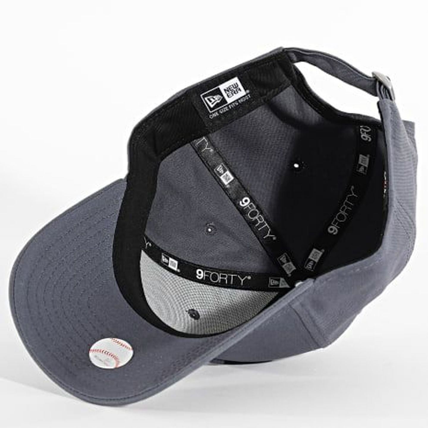 Vue détail de la New Era Casquette Ajustable MLB New York Yankees League Essential 9FORTY Homme, log