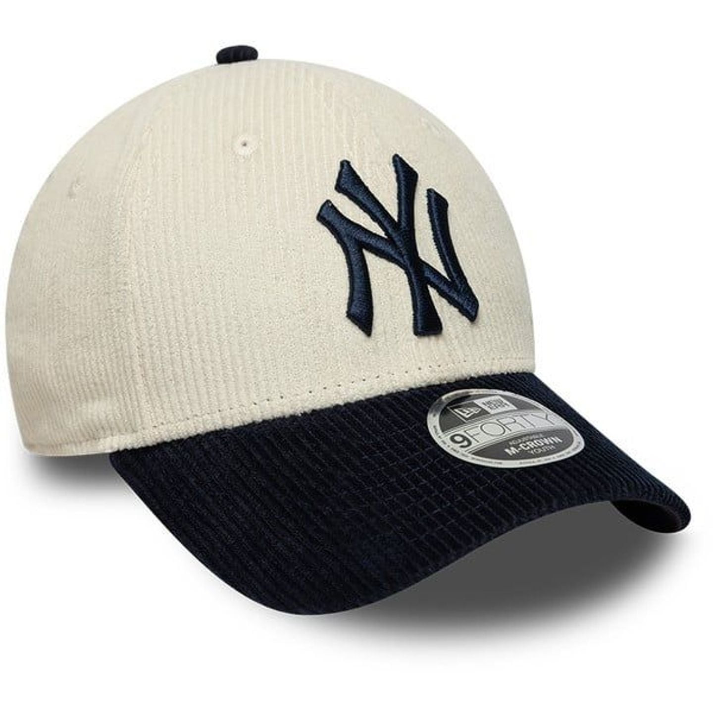 Vue de côté inclinée de la casquette New Era CHYT CORD 9FORTY, calotte crème, visière marine, logo N
