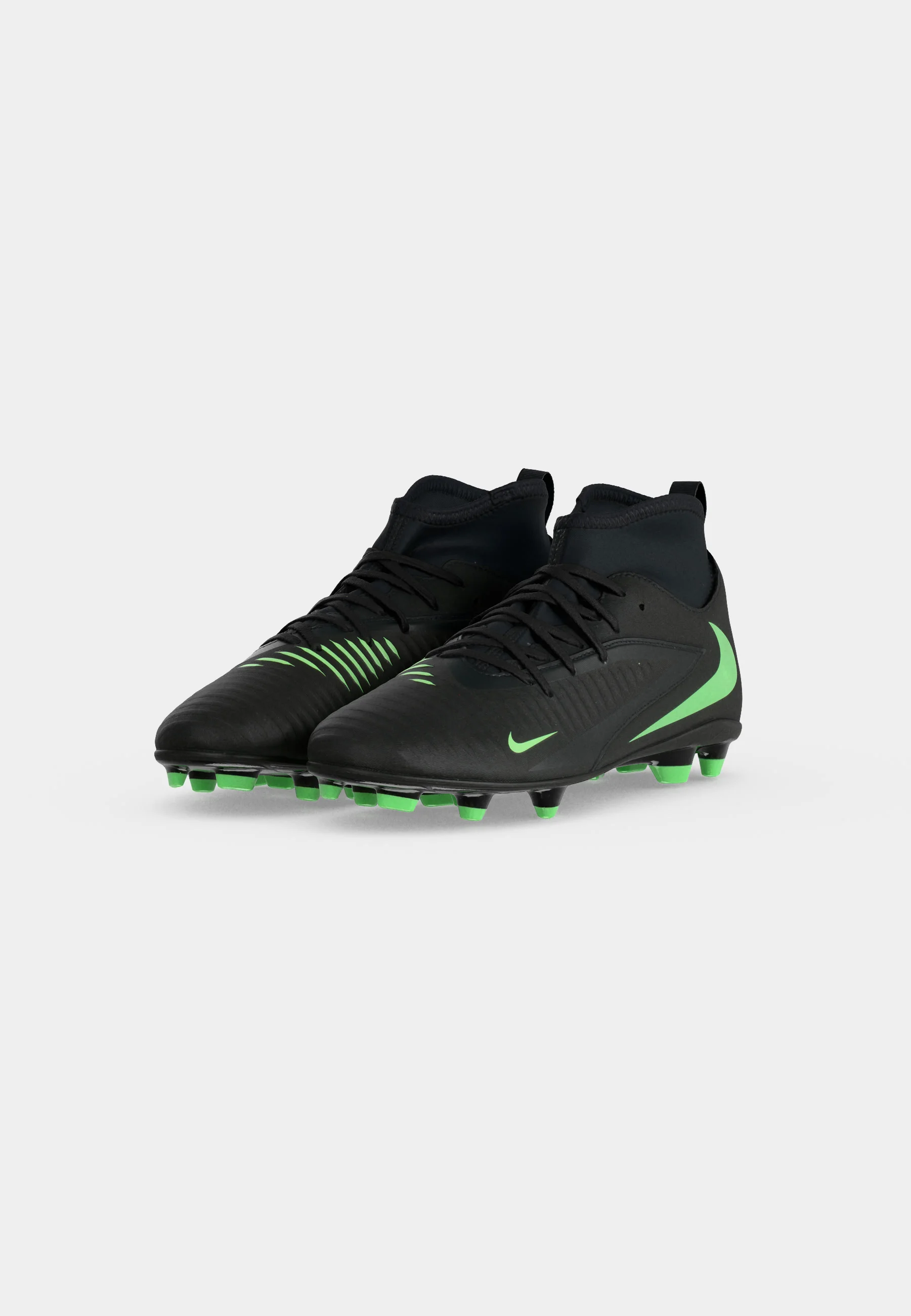 Chaussures Nike Jr Phantom 6 : Performance multi-terrain pour enfants