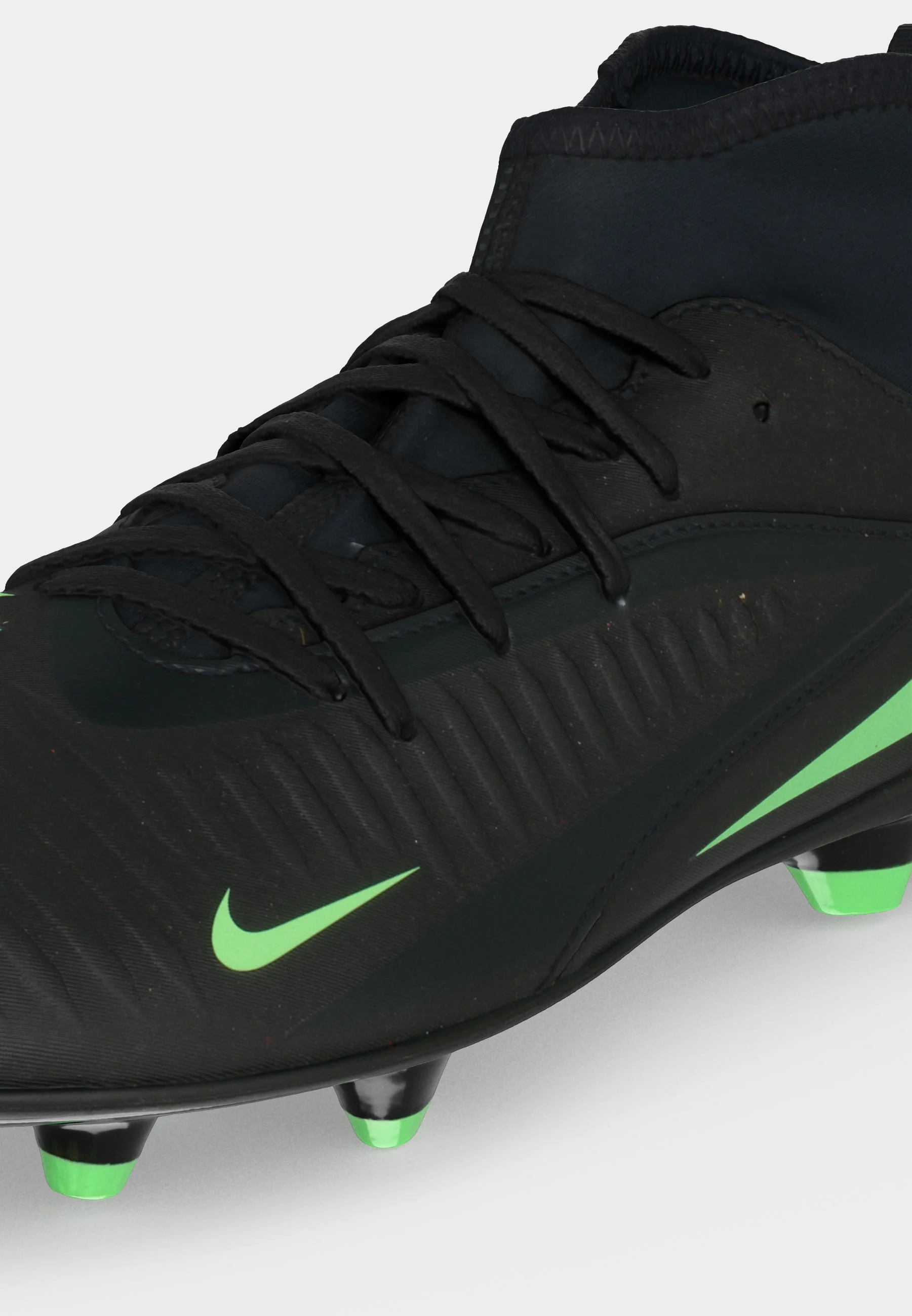 Chaussures Nike Jr Phantom 6 : Performance multi-terrain pour enfants