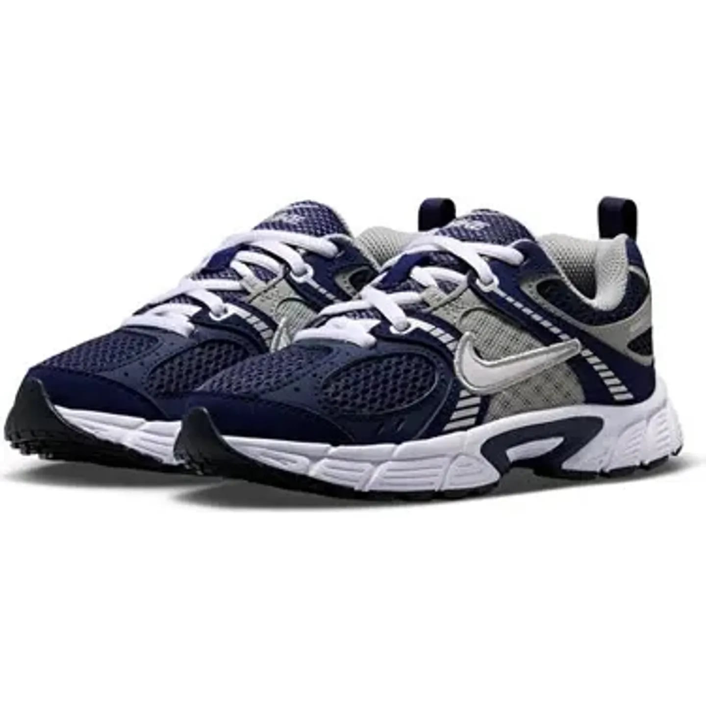 Paire de baskets Nike V5 RNR Lace PS enfant vue de biais sur fond blanc, mesh bleu et Swoosh argenté