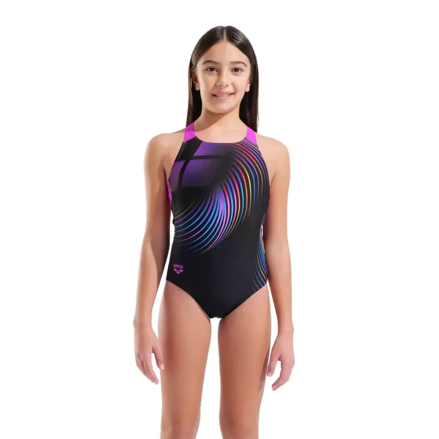 Arena Maillot De Bain Une Pièce Pinwheel Dos V MaxFit Eco Fille porté par une jeune nageuse