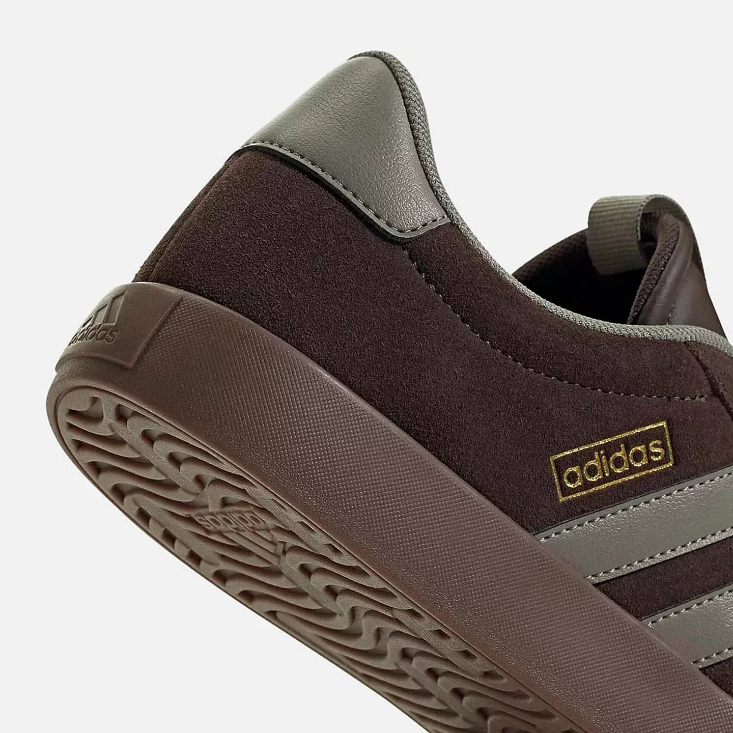 Détail : Adidas Baskets Basses Lifestyle Vl Court 3.0 Cuir À Lacets Homme, tige et lacets.