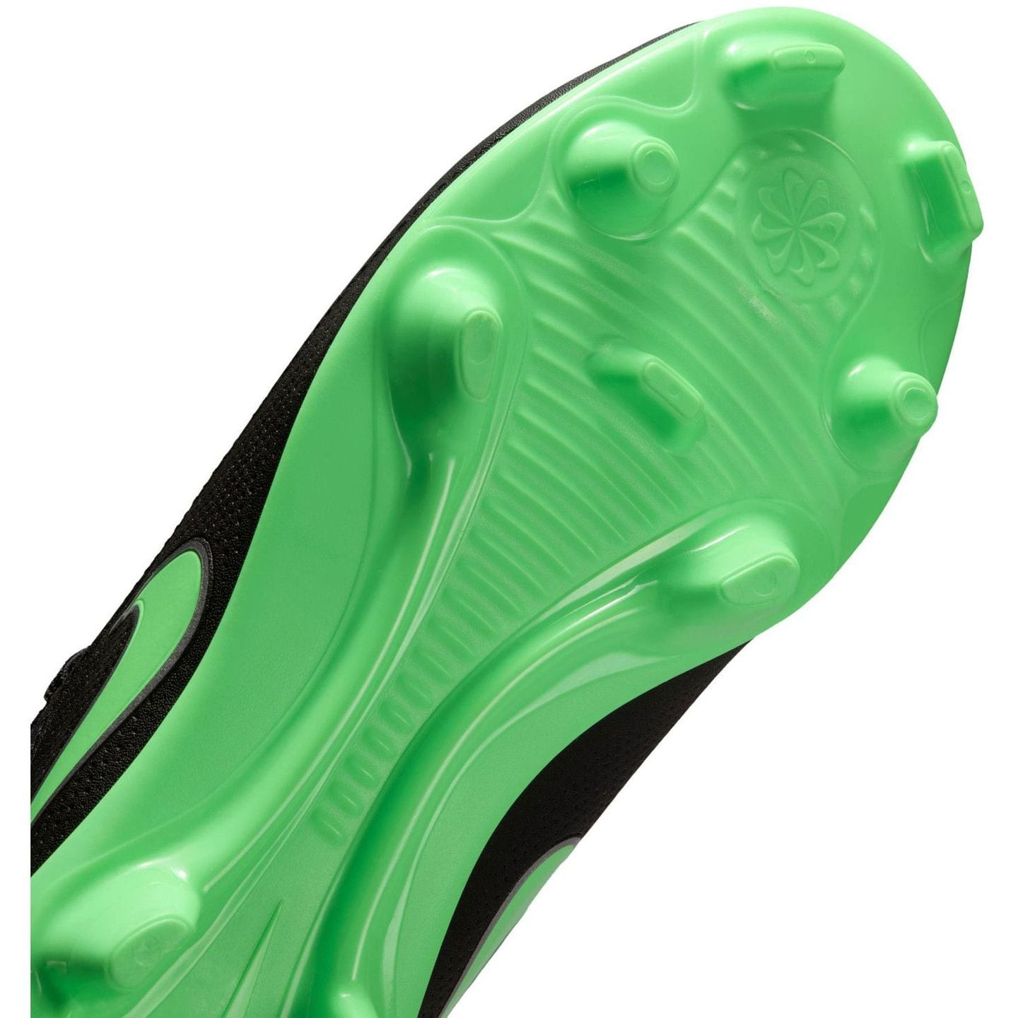 Détail de la tige des Nike Chaussures De Football Multisurfaces Tiempo Maestro Club Junior Crampons 
