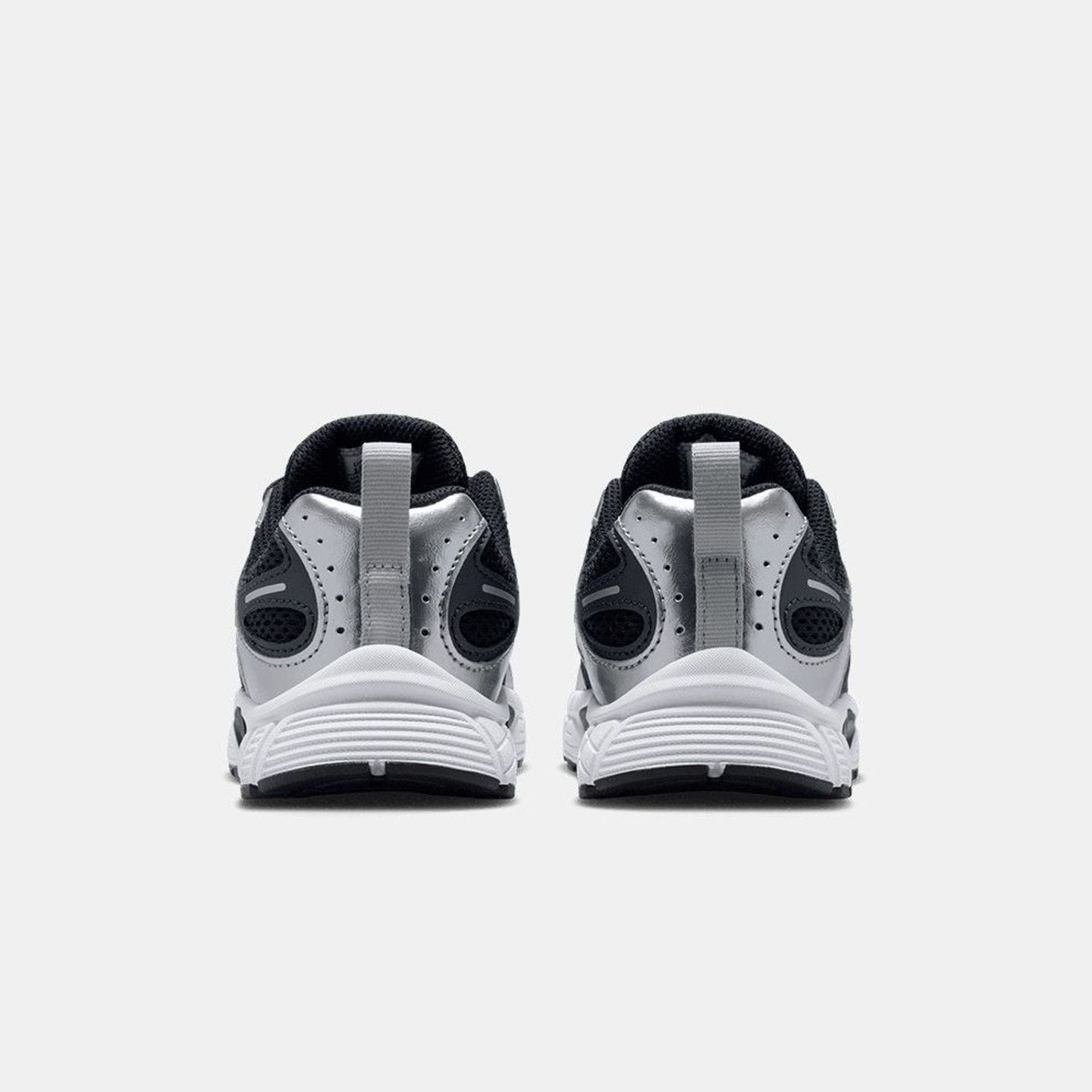 Packshot Nike Chaussures De Sport Lifestyle V5 Rnr Lacets Maille Respirante Enfants