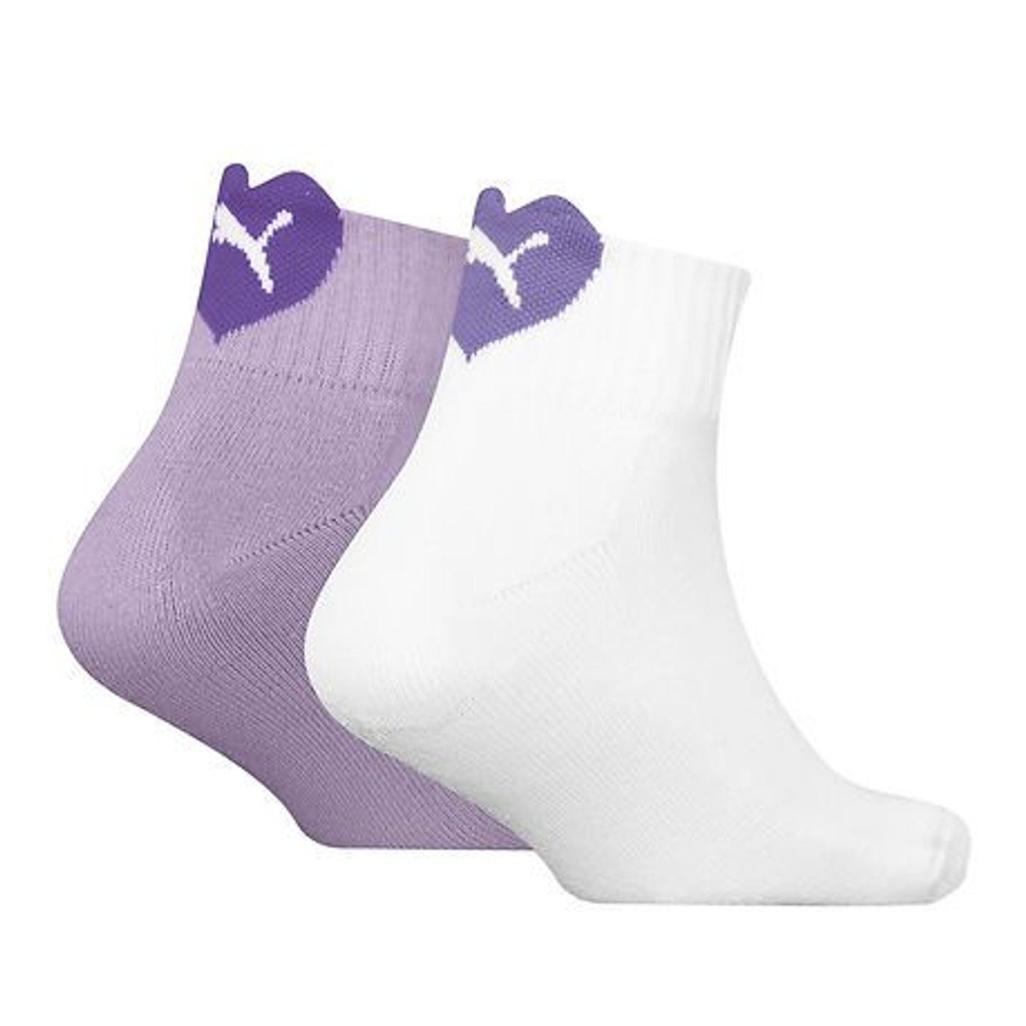 Vue de dos des chaussettes PUMA enfant mi-hautes lilas et blanches, logos cœur PUMA violets sur les 