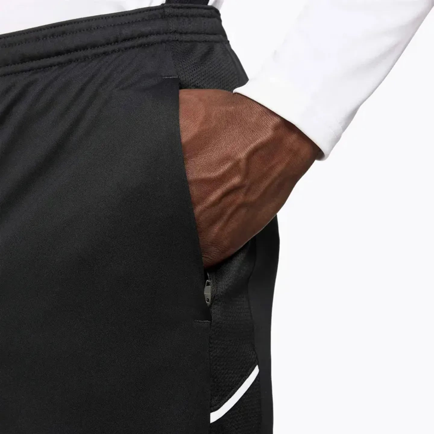 Détail du Nike Short De Football Dri-FIT Academy 25 Ajusté Homme avec poches zippées